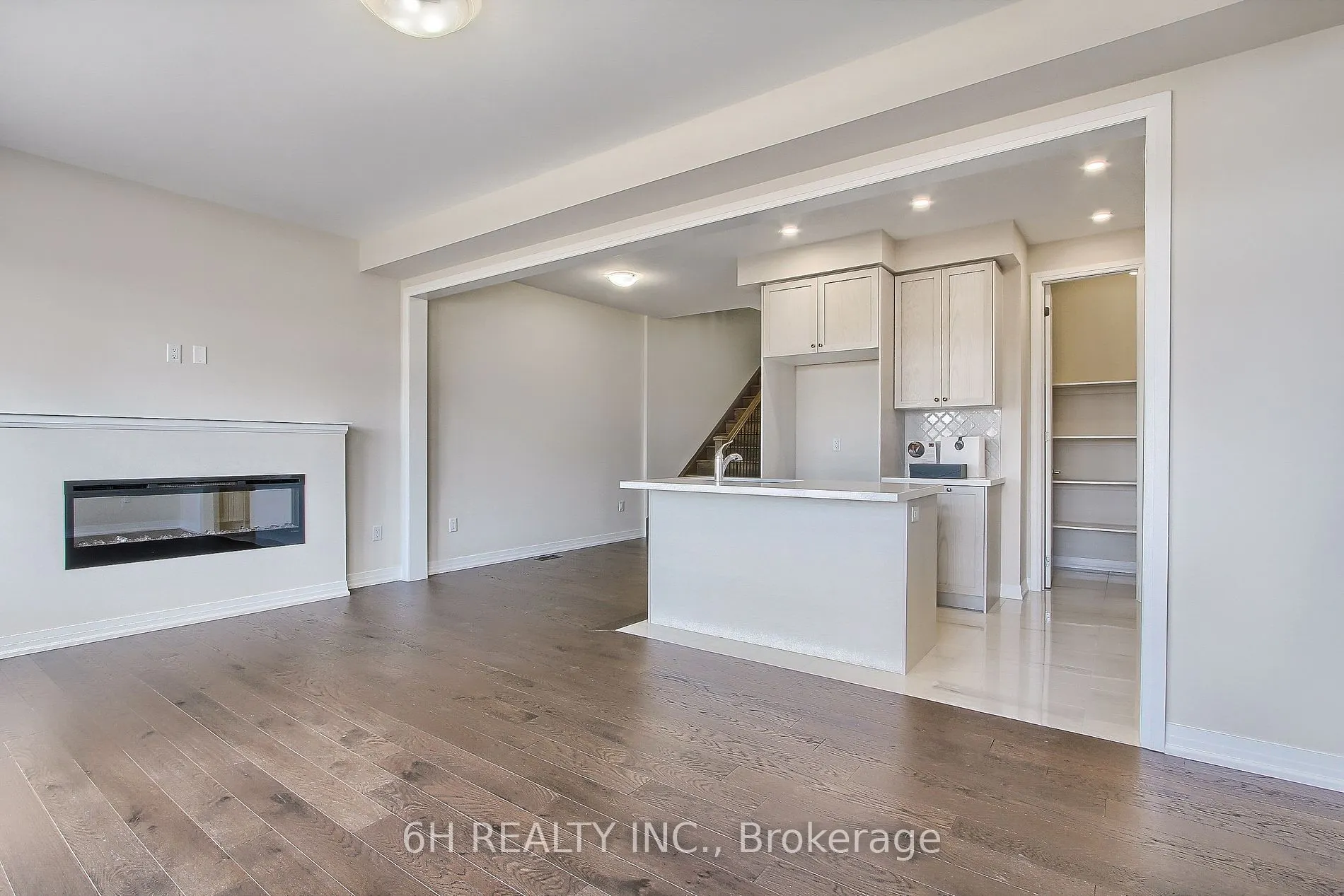 2616 Hibiscus Dr