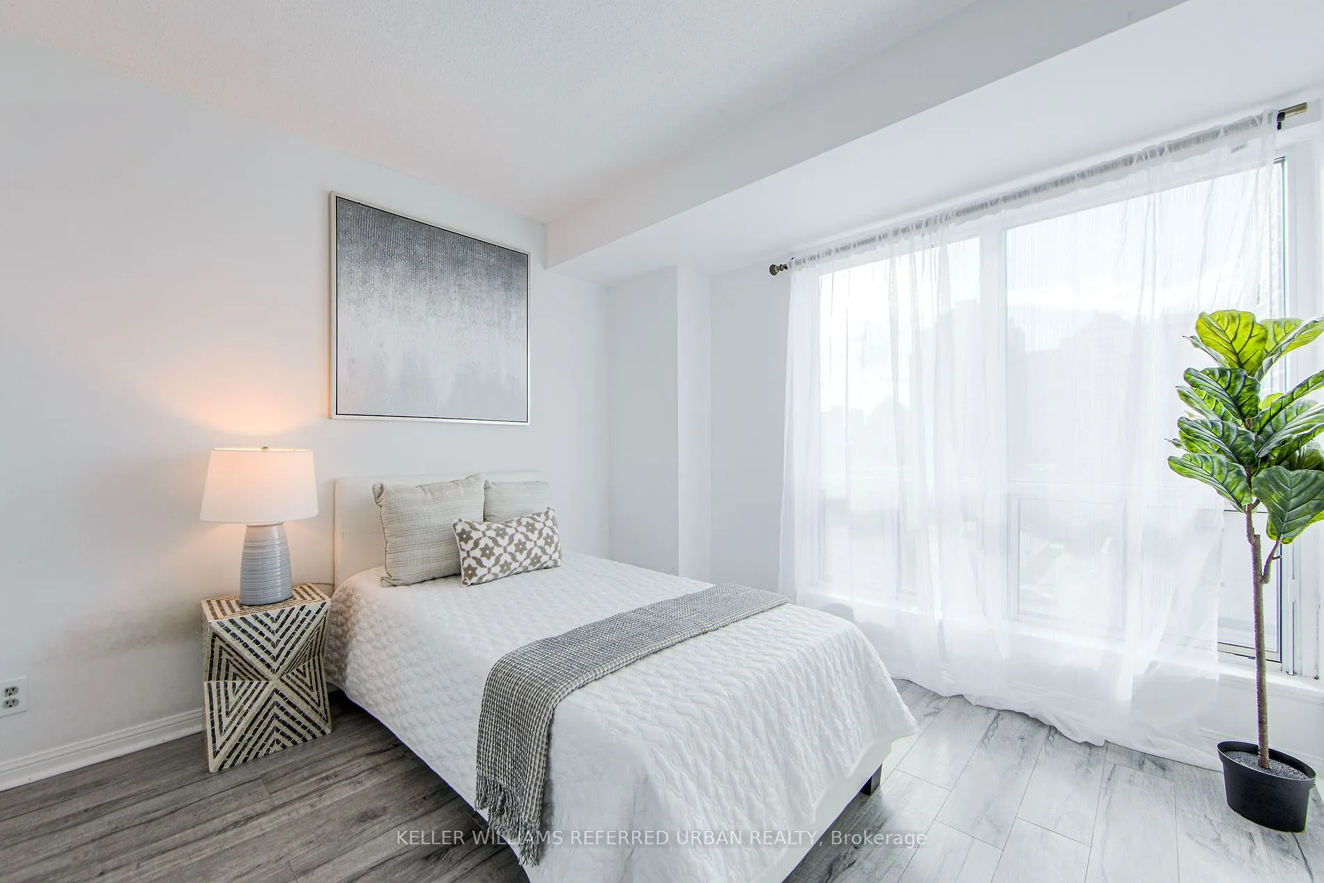 11 Lee Centre Dr, #703