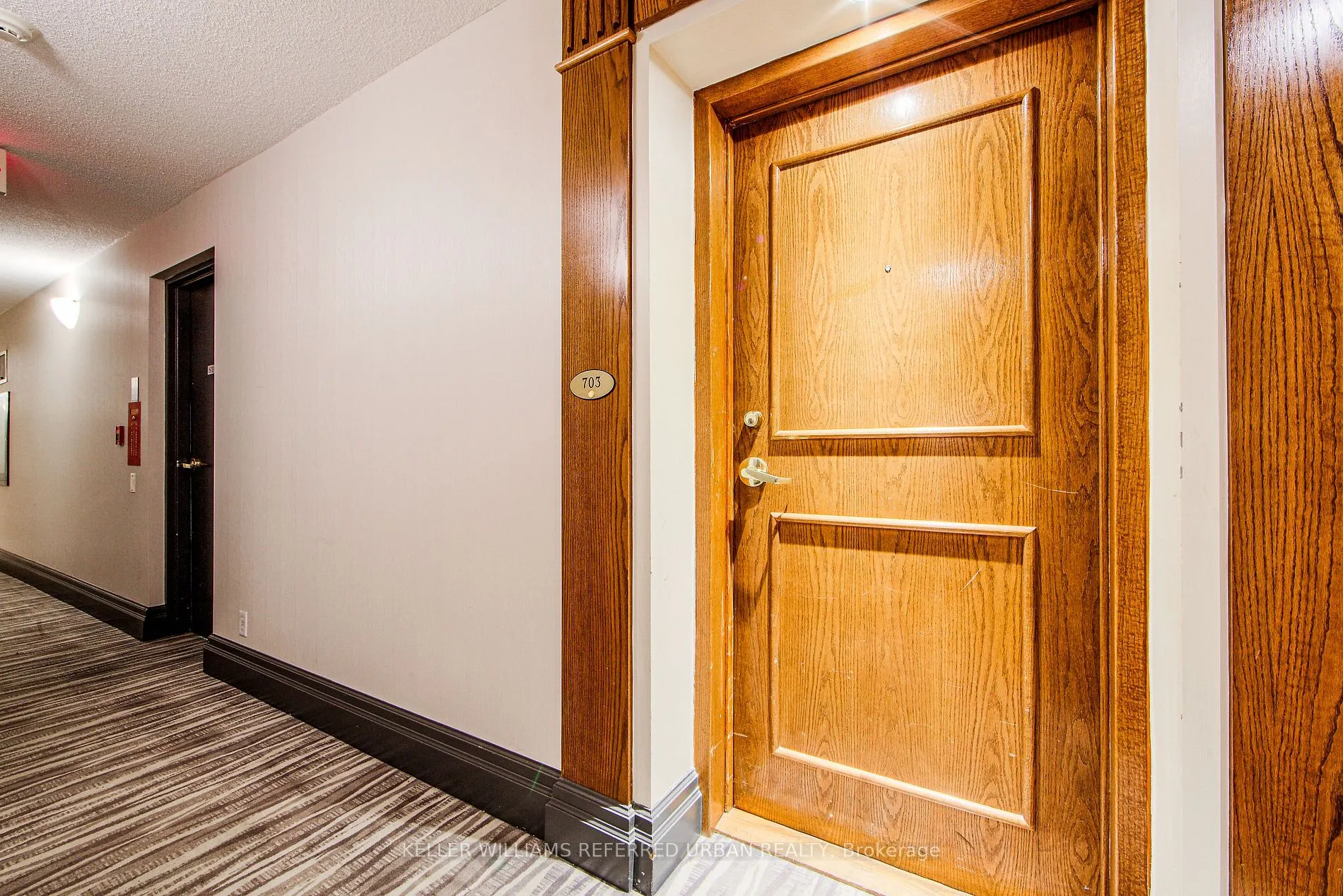 11 Lee Centre Dr, #703