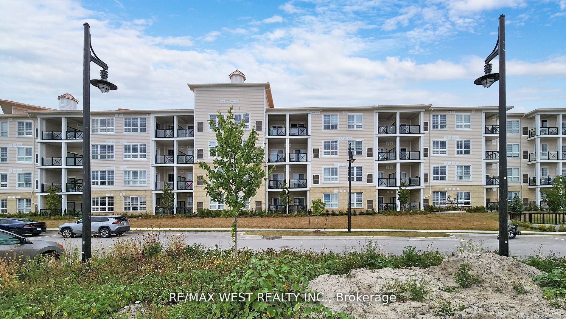 50 Lakebreeze Dr, #118
