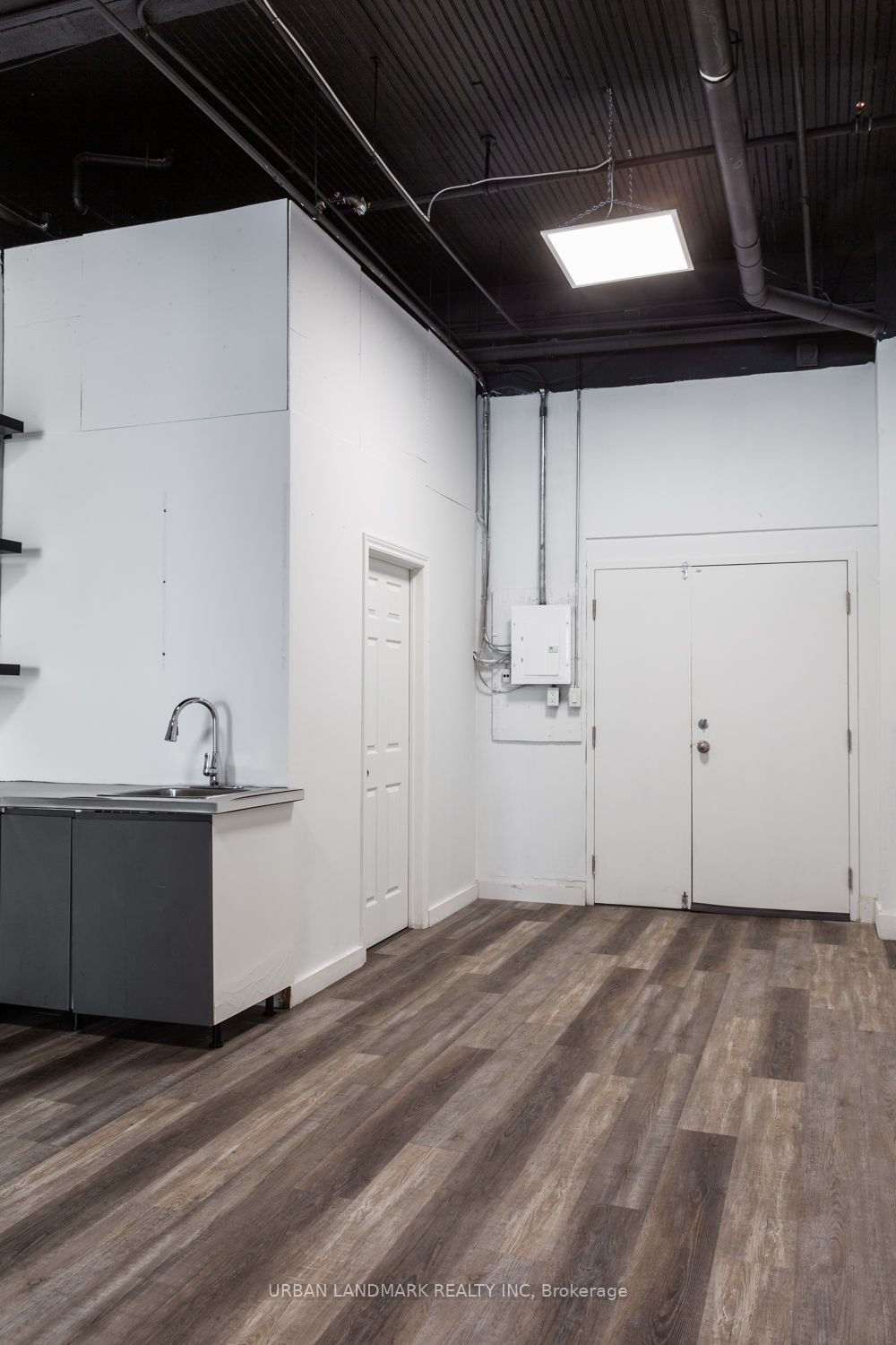 302 Carlaw Ave, #110A