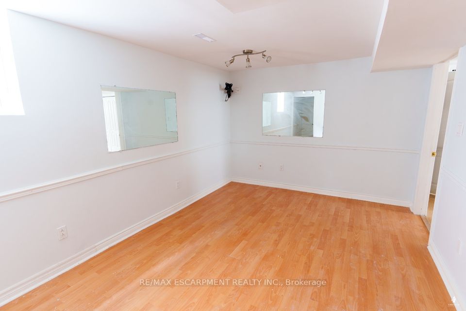 11 Yorkshire Cres