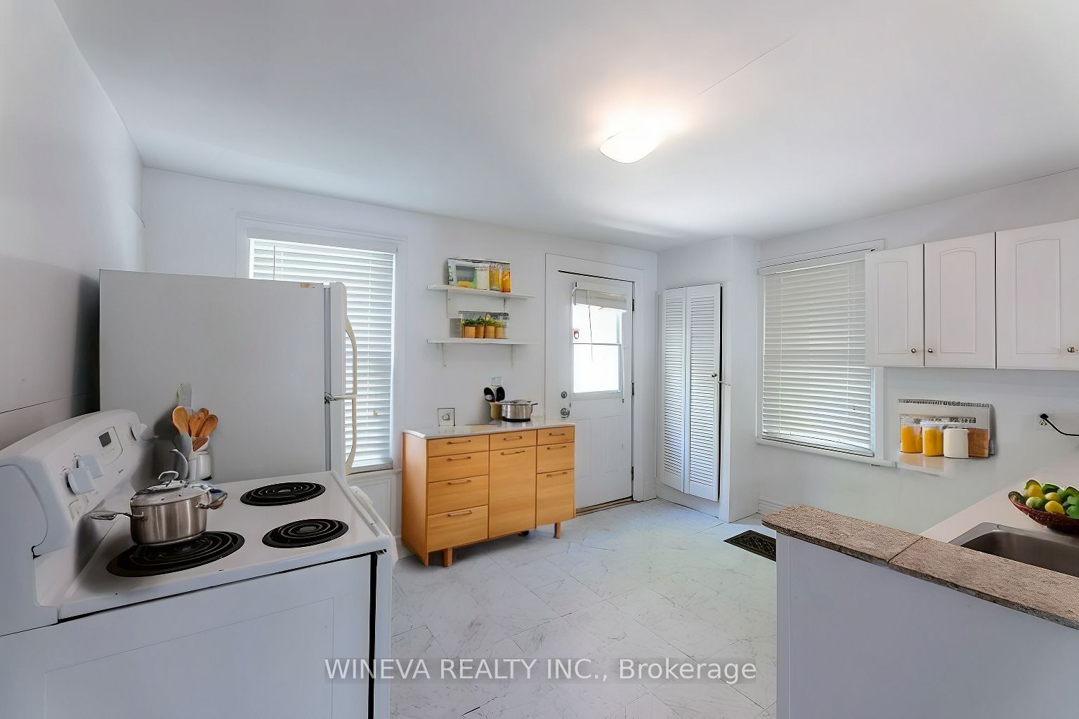 106 Willow Ave