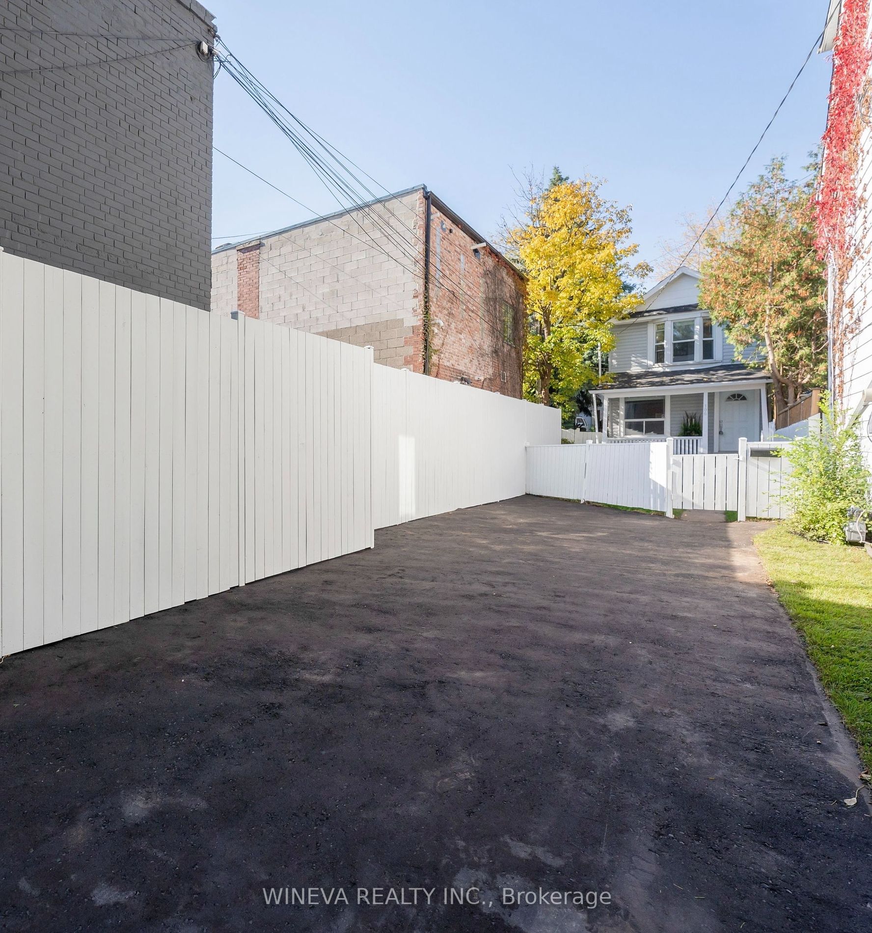 106 Willow Ave