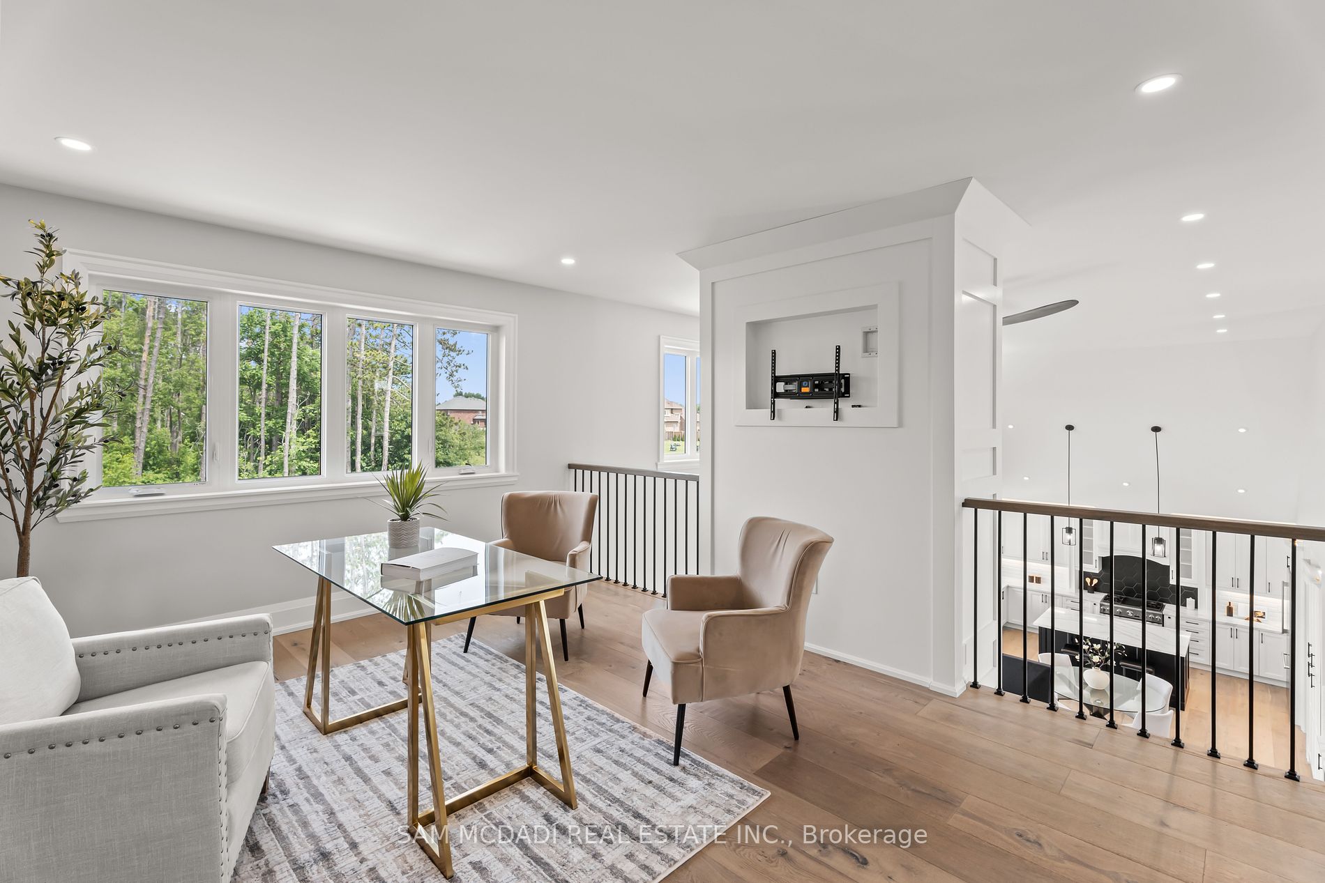 46 Charles Tilley Cres