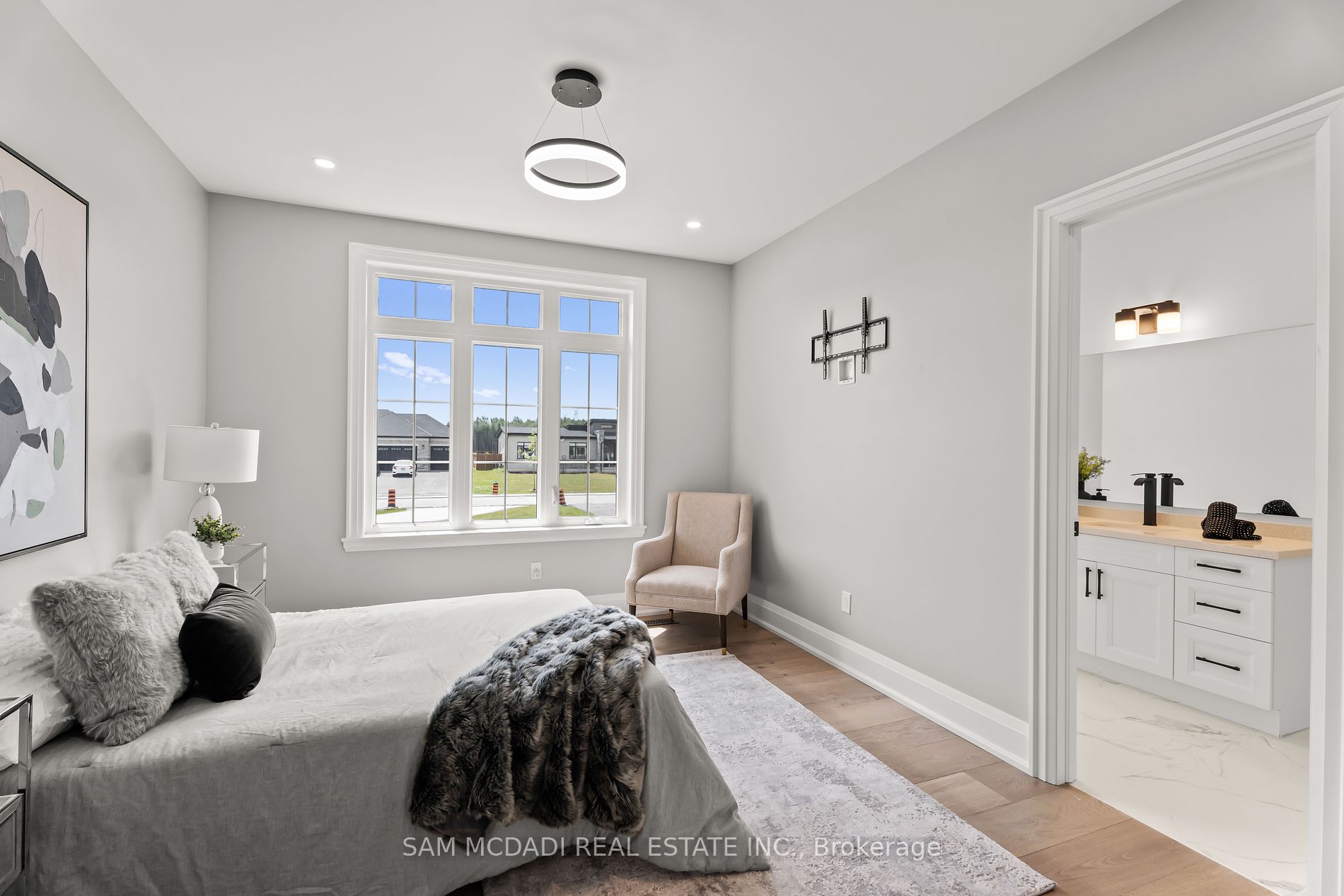 46 Charles Tilley Cres
