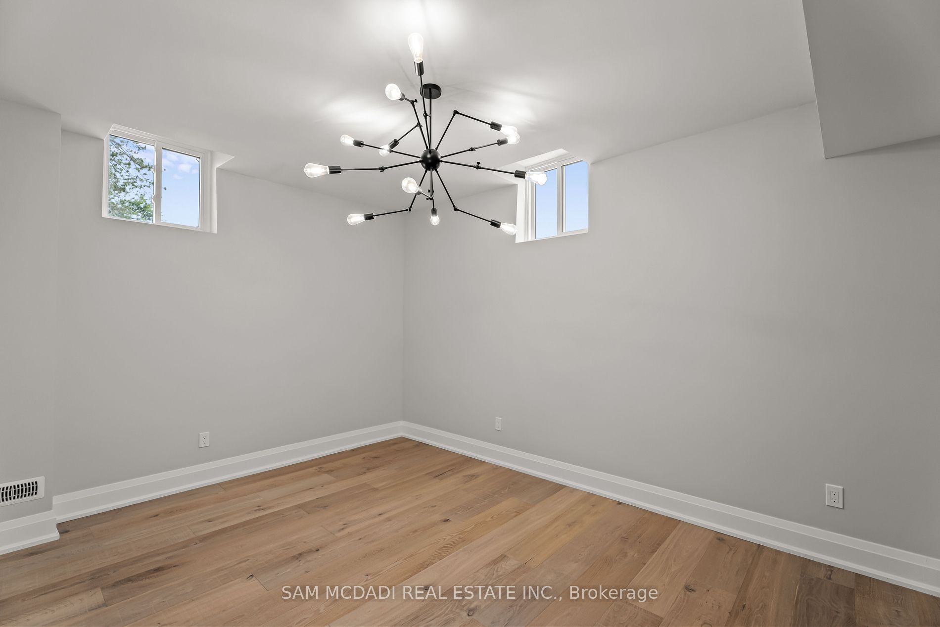 46 Charles Tilley Cres