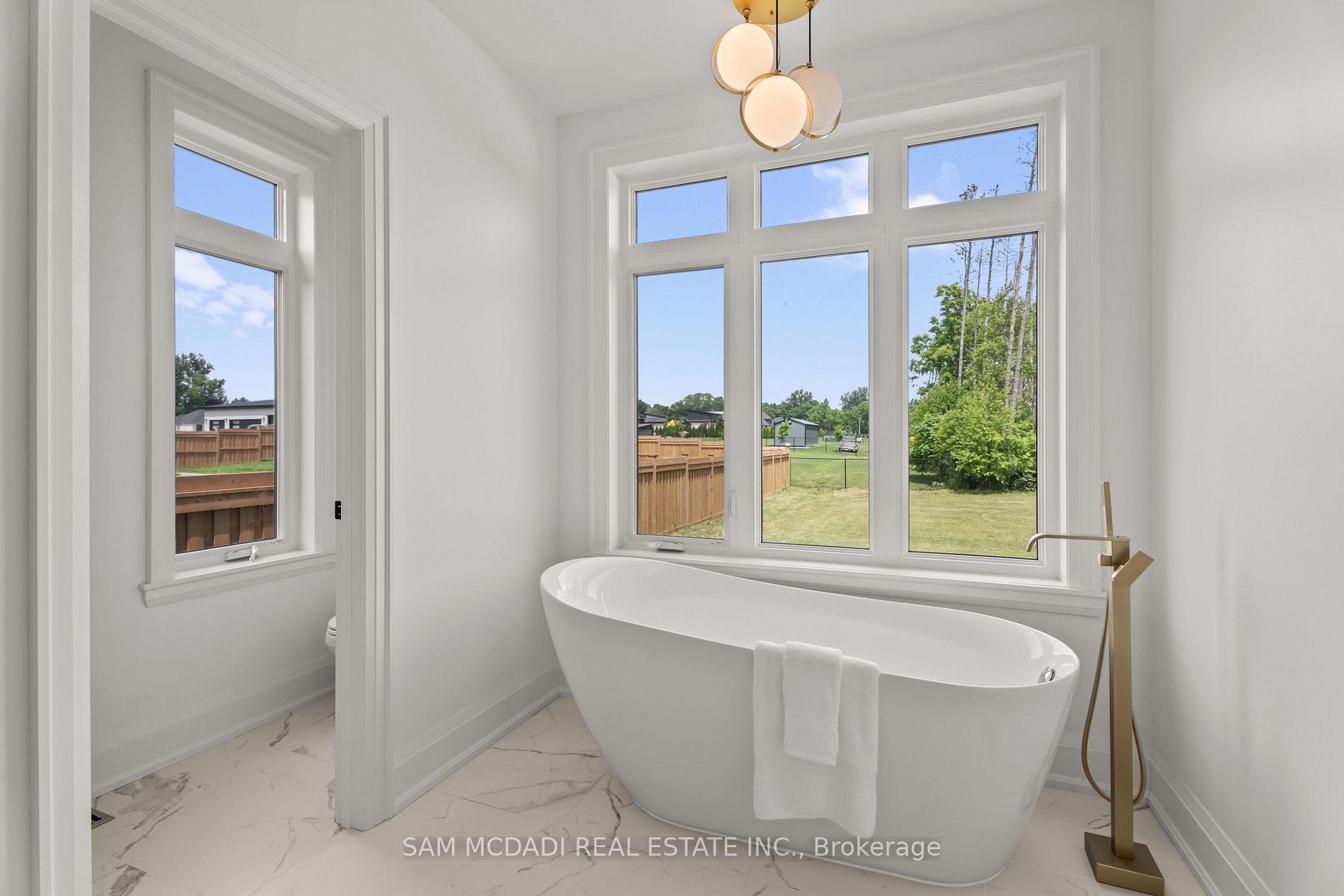 46 Charles Tilley Cres