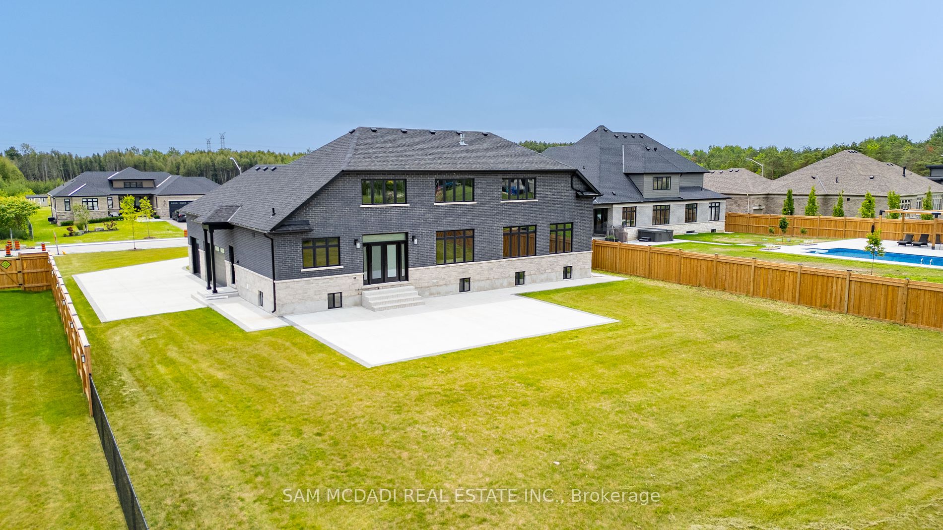 46 Charles Tilley Cres