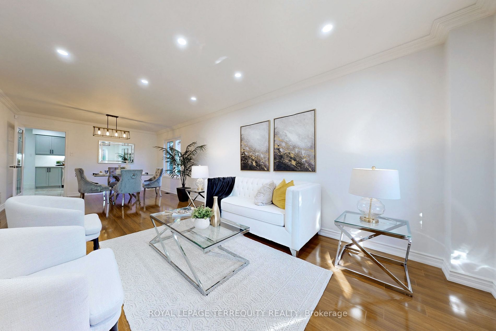 12 William Davidson St