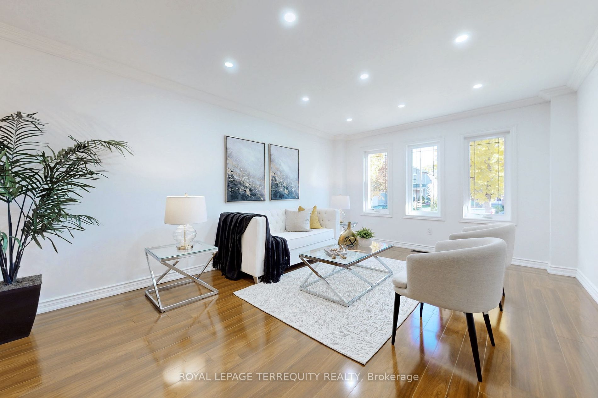 12 William Davidson St