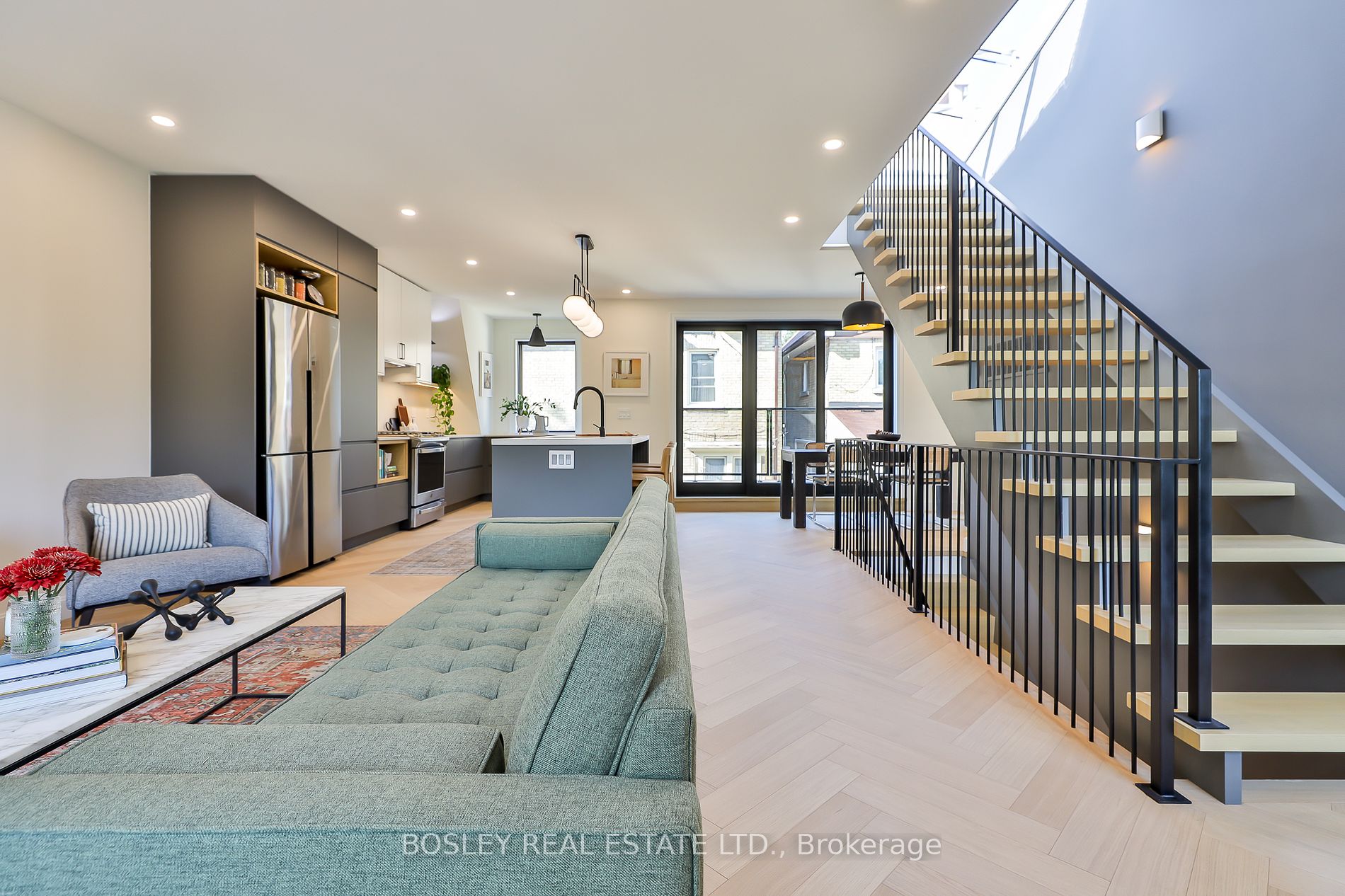 2135R Gerrard St E, #Laneway