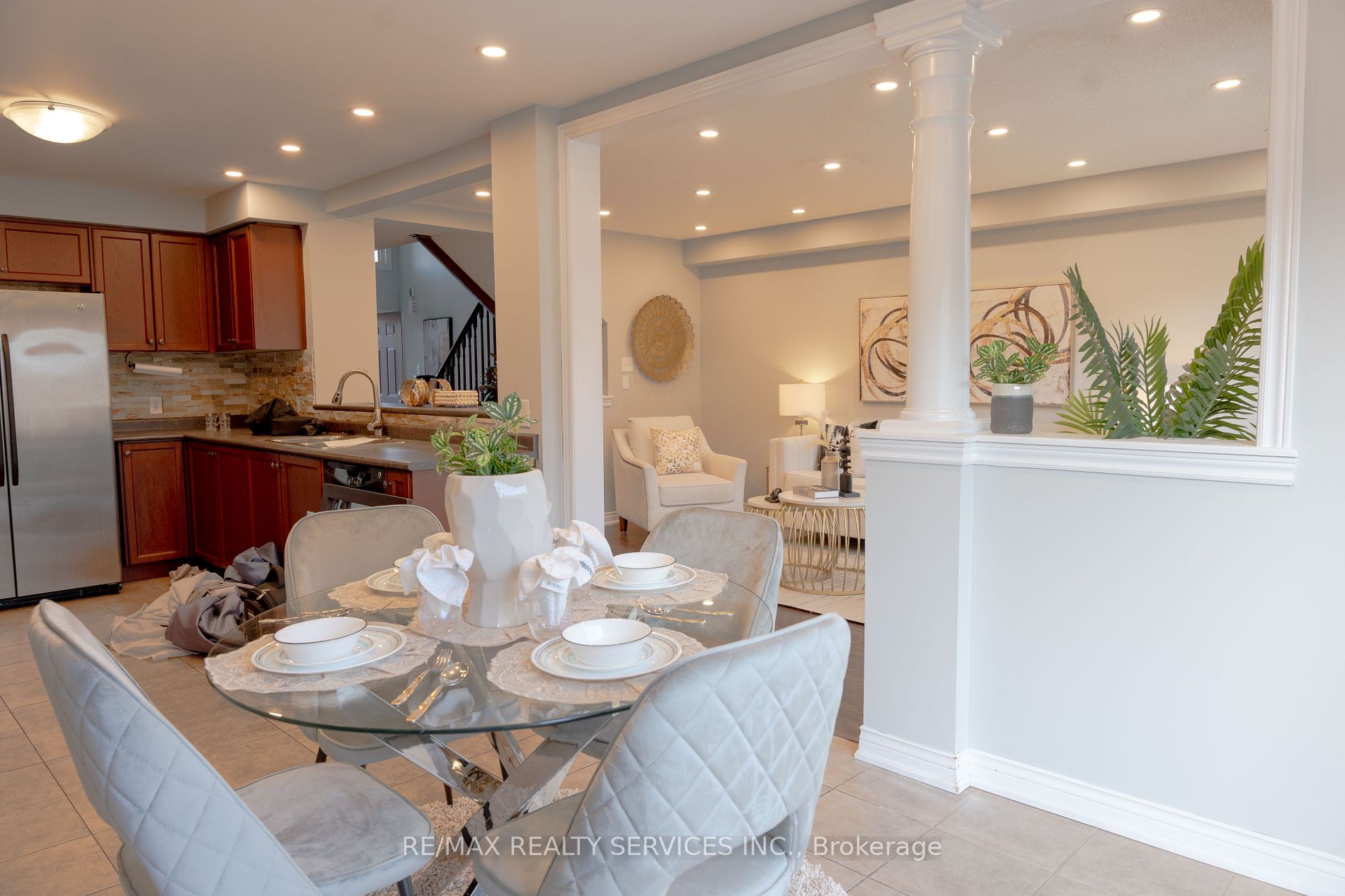 25 Swansea St