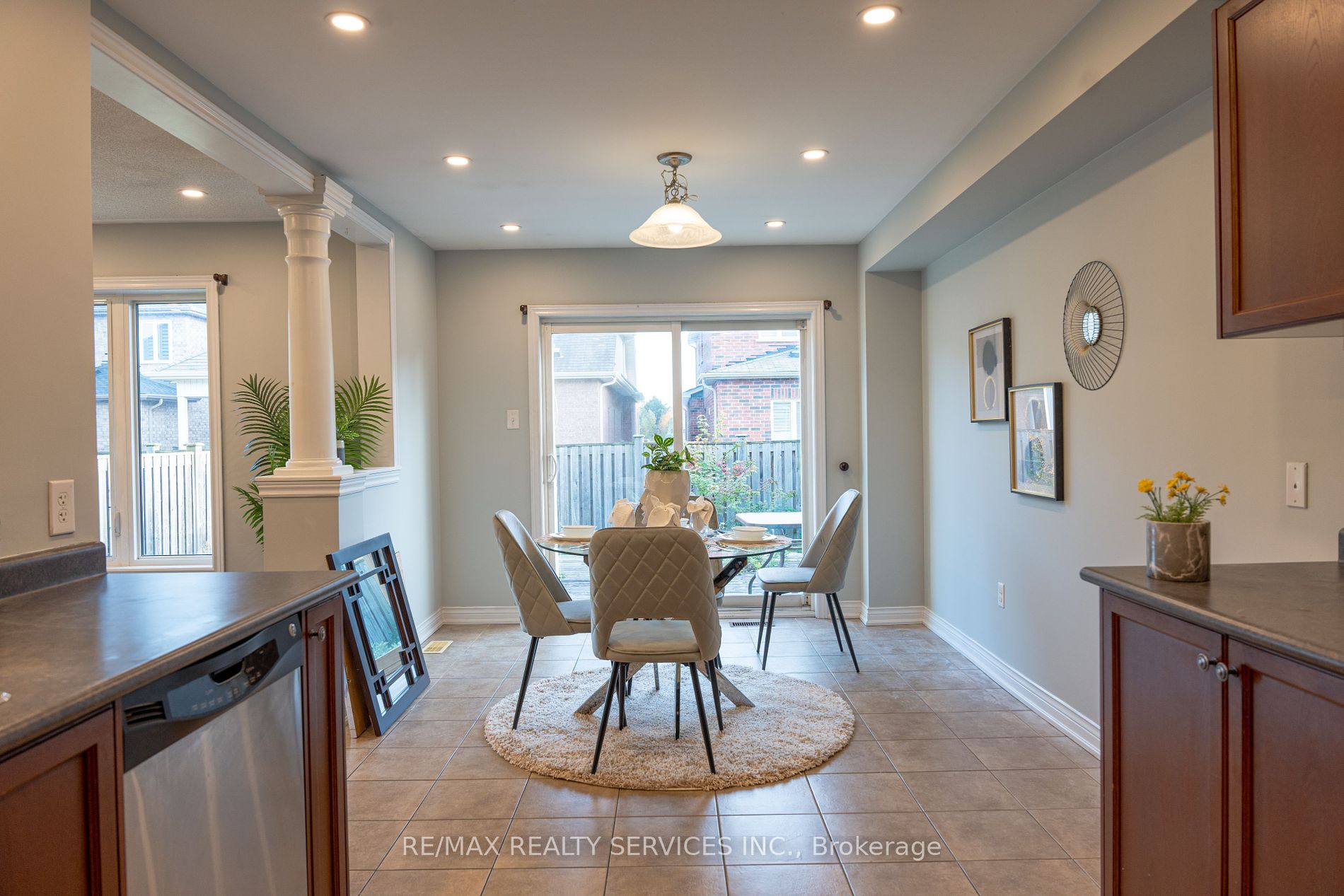 25 Swansea St