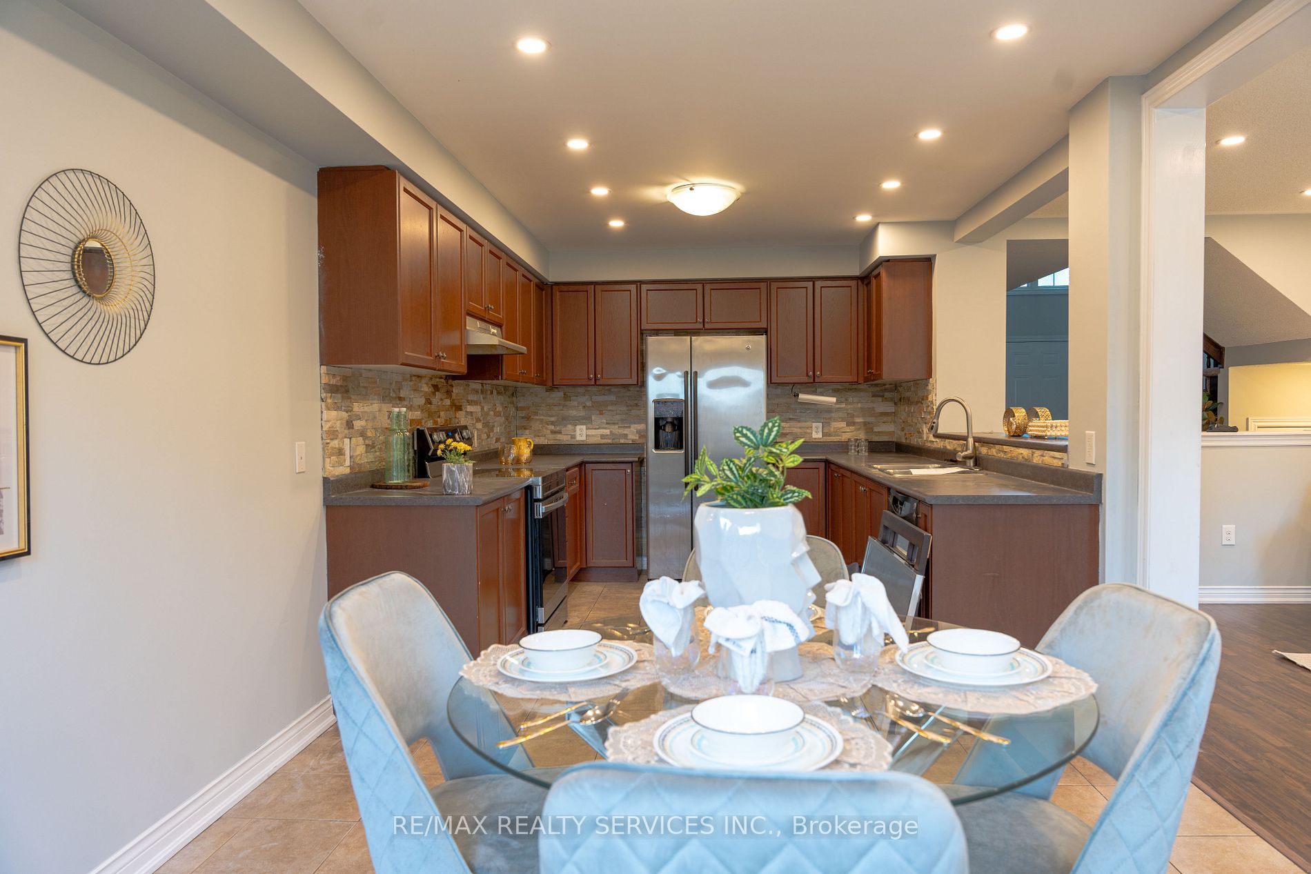 25 Swansea St
