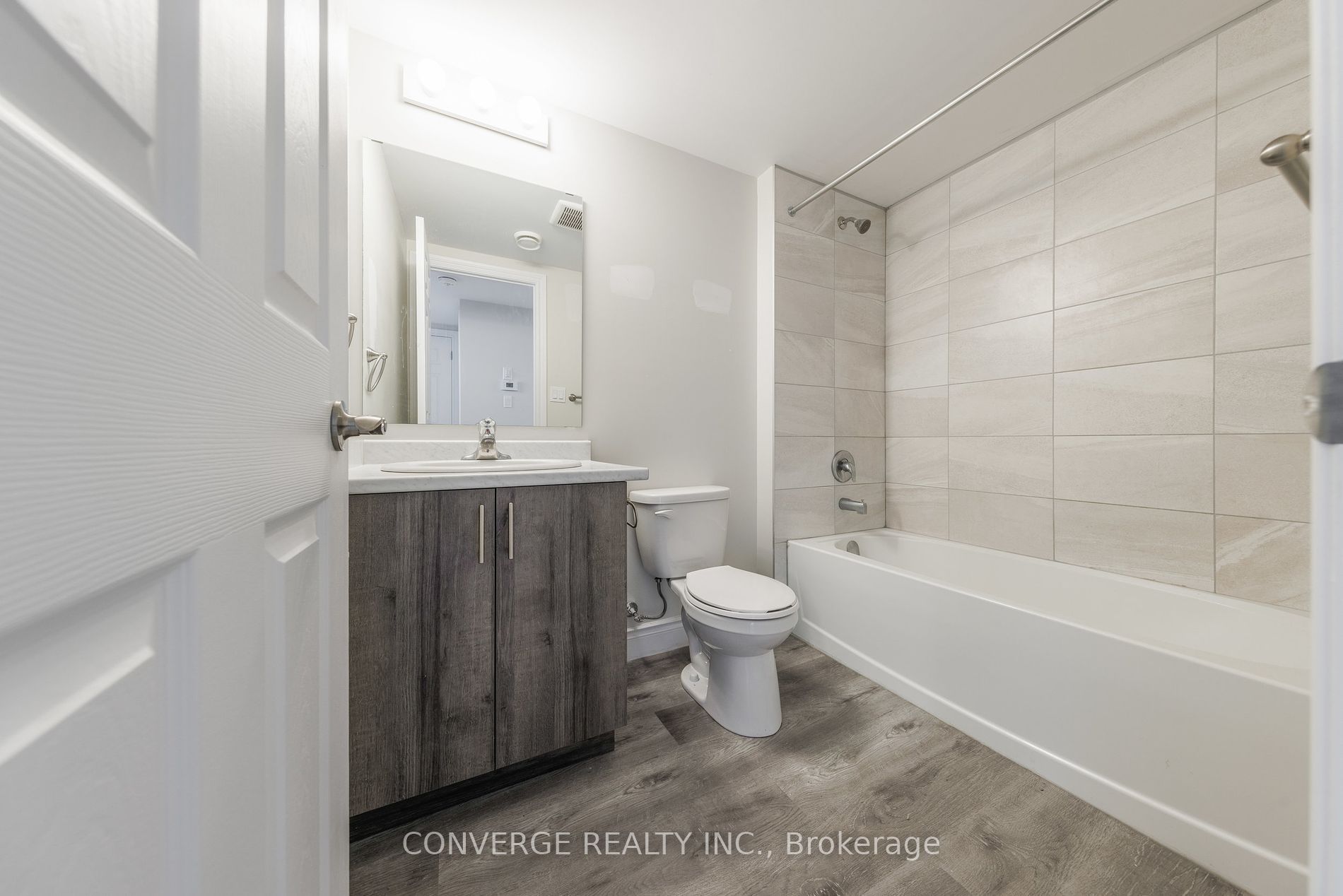 79 Hogarth St, #3