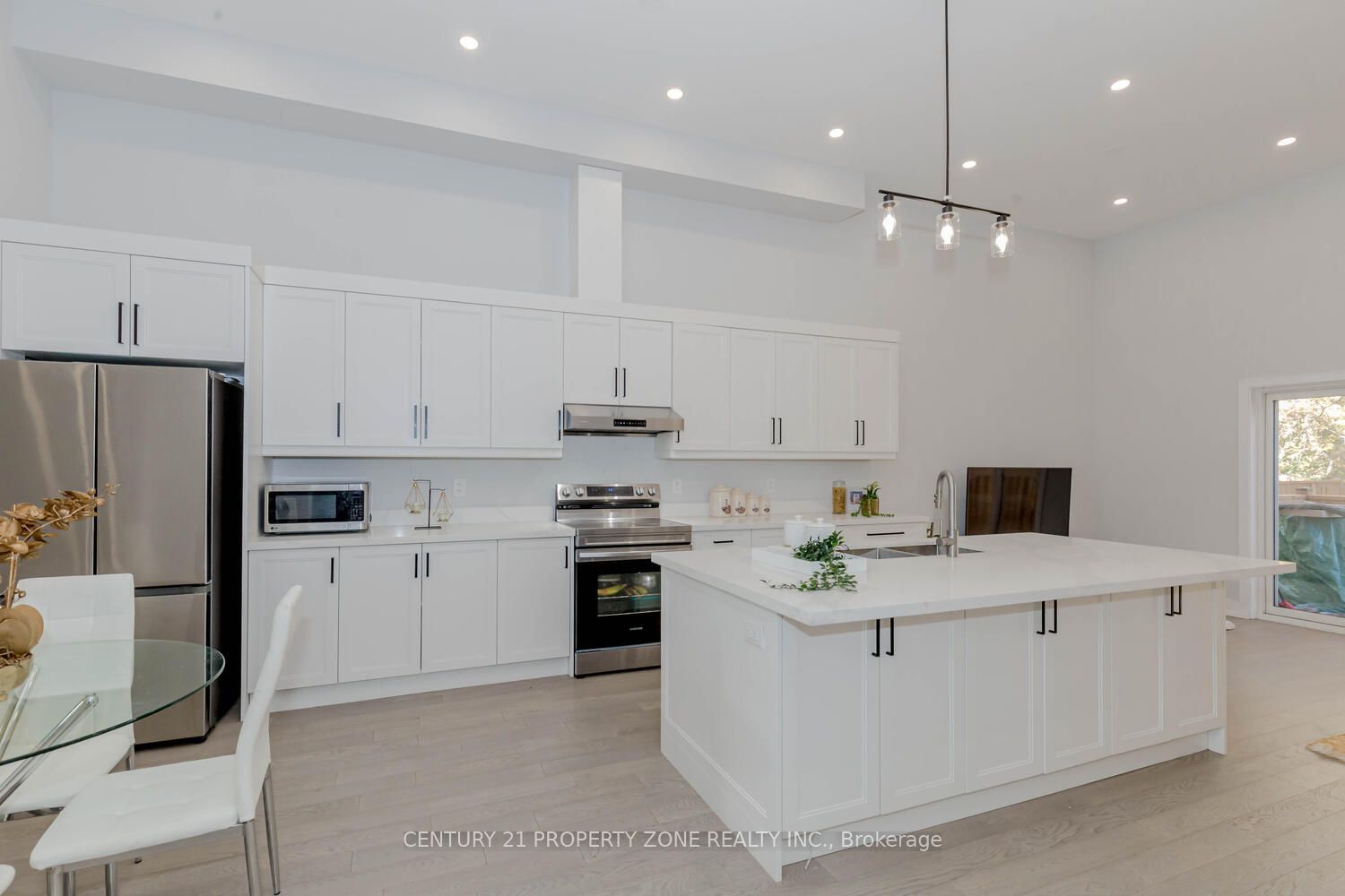 312 Anderson Ave