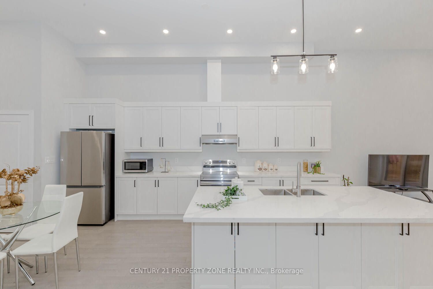 312 Anderson Ave