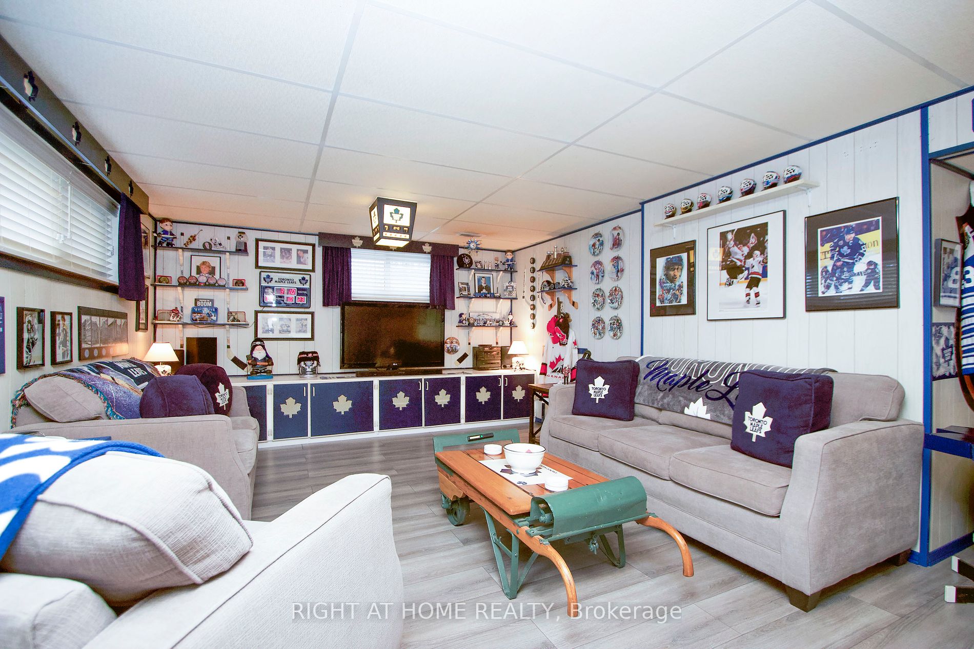 923 Bayview Ave