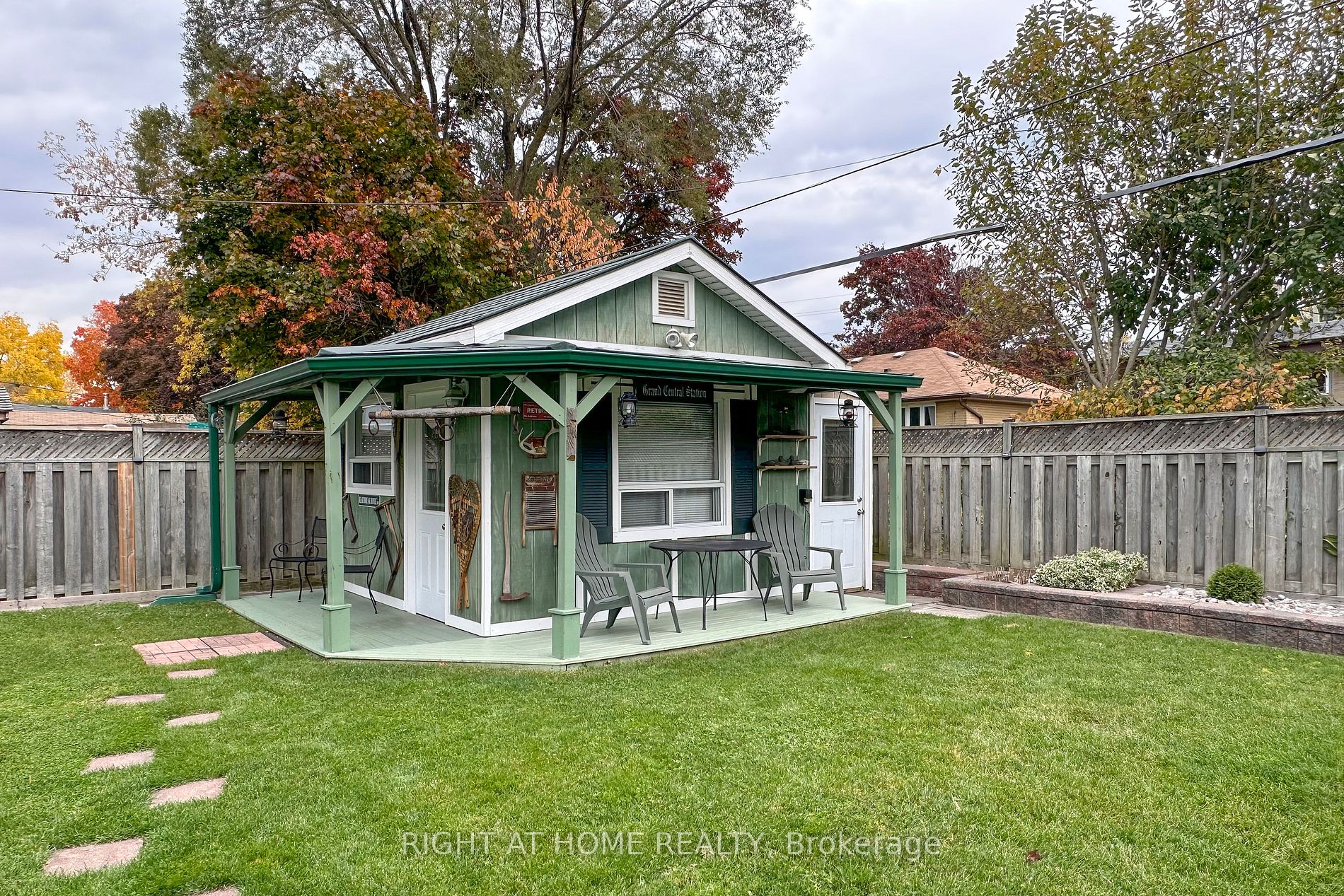 923 Bayview Ave