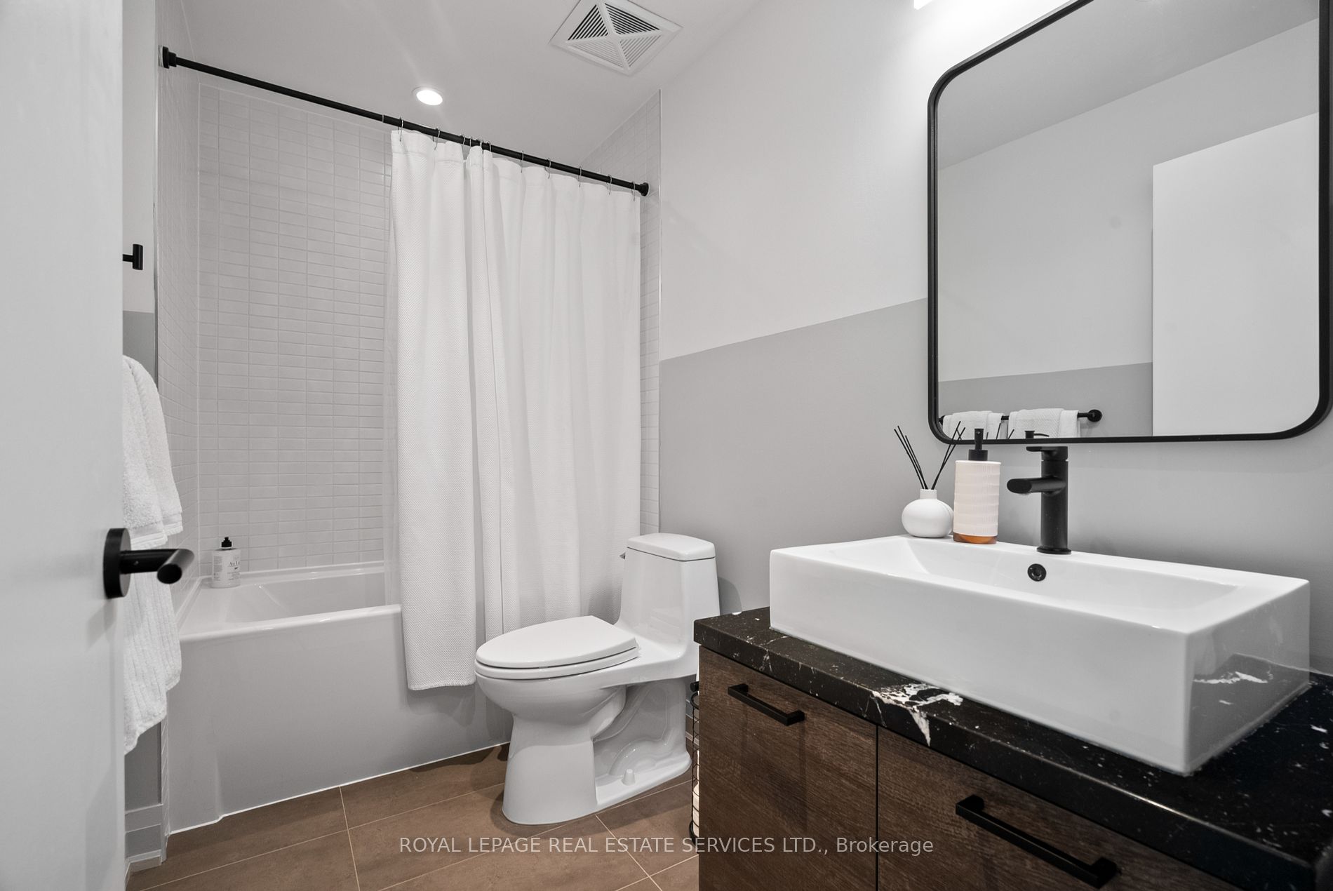 2 Bellefair Ave, #208