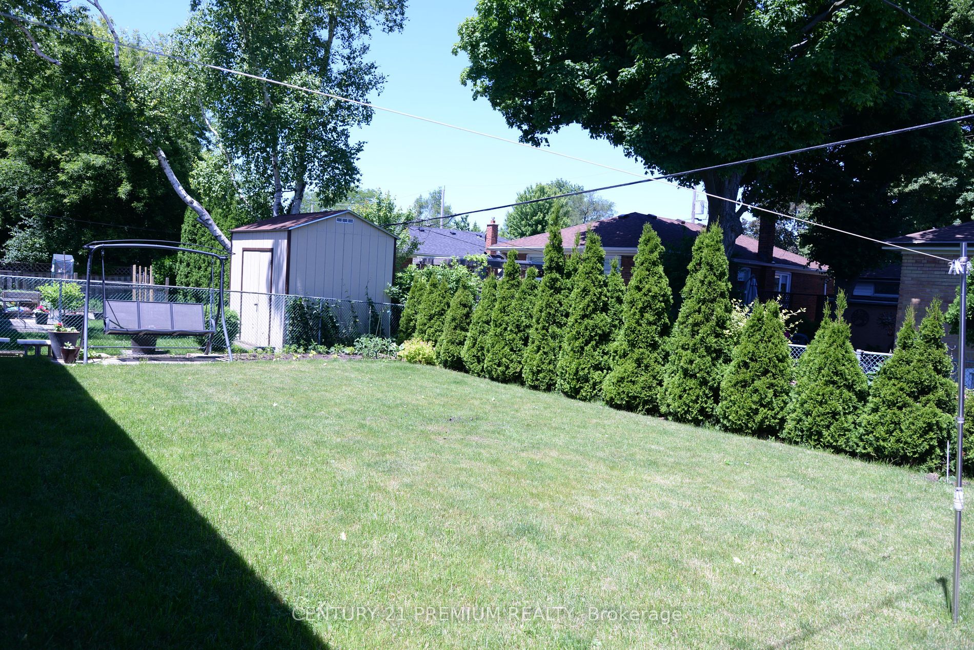 32 Hoshlega Dr, #Main Fl