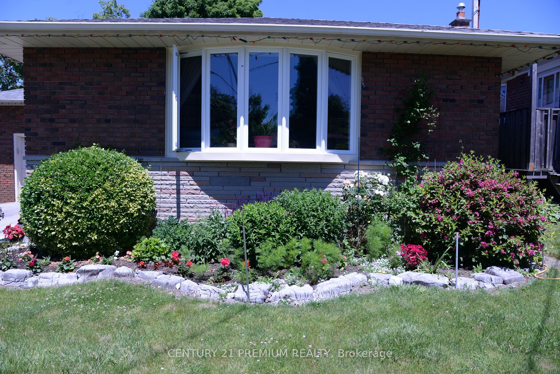 32 Hoshlega Dr, #Main Fl