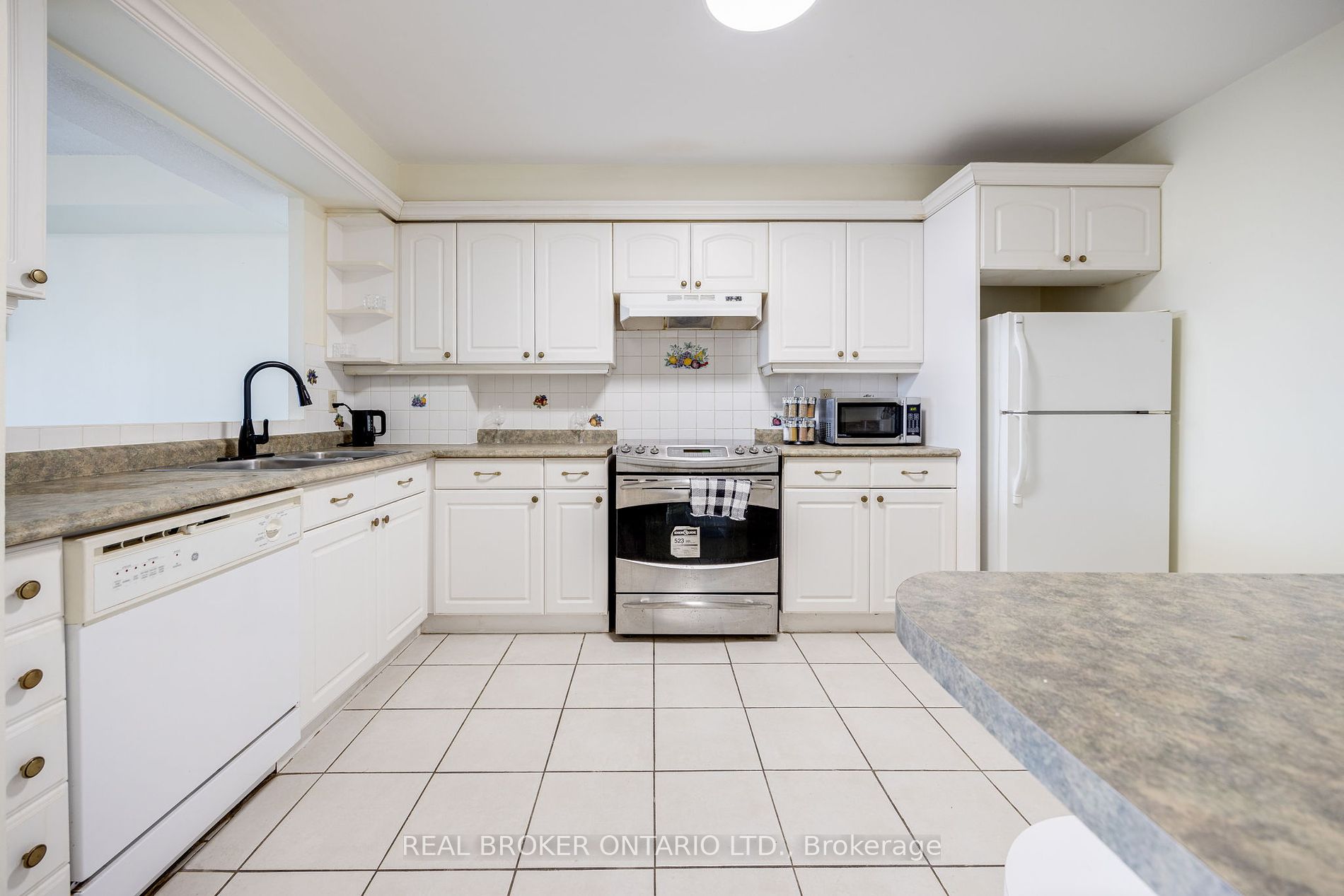 4727 Sheppard Ave E, #608