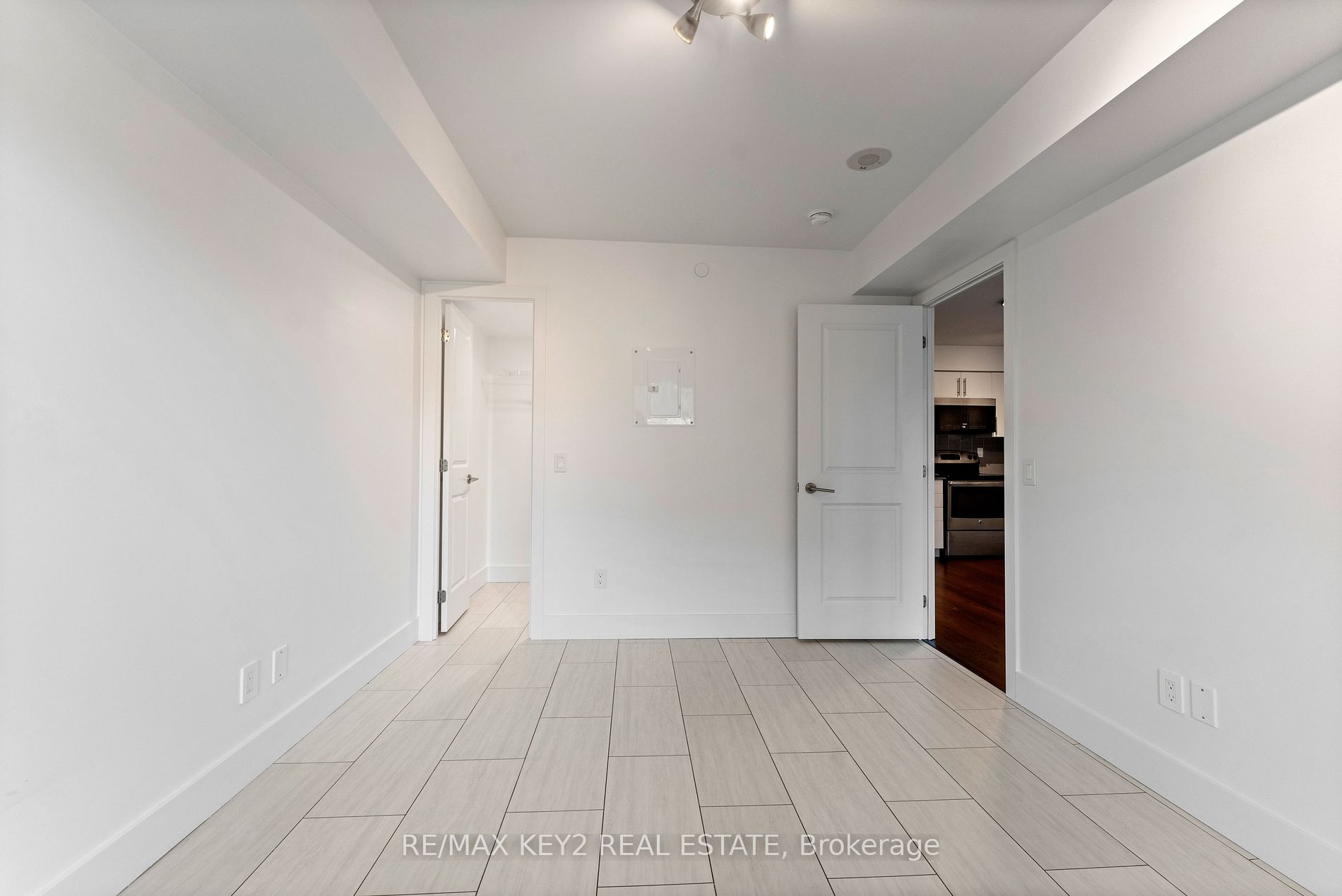 1215 Bayly St, #205