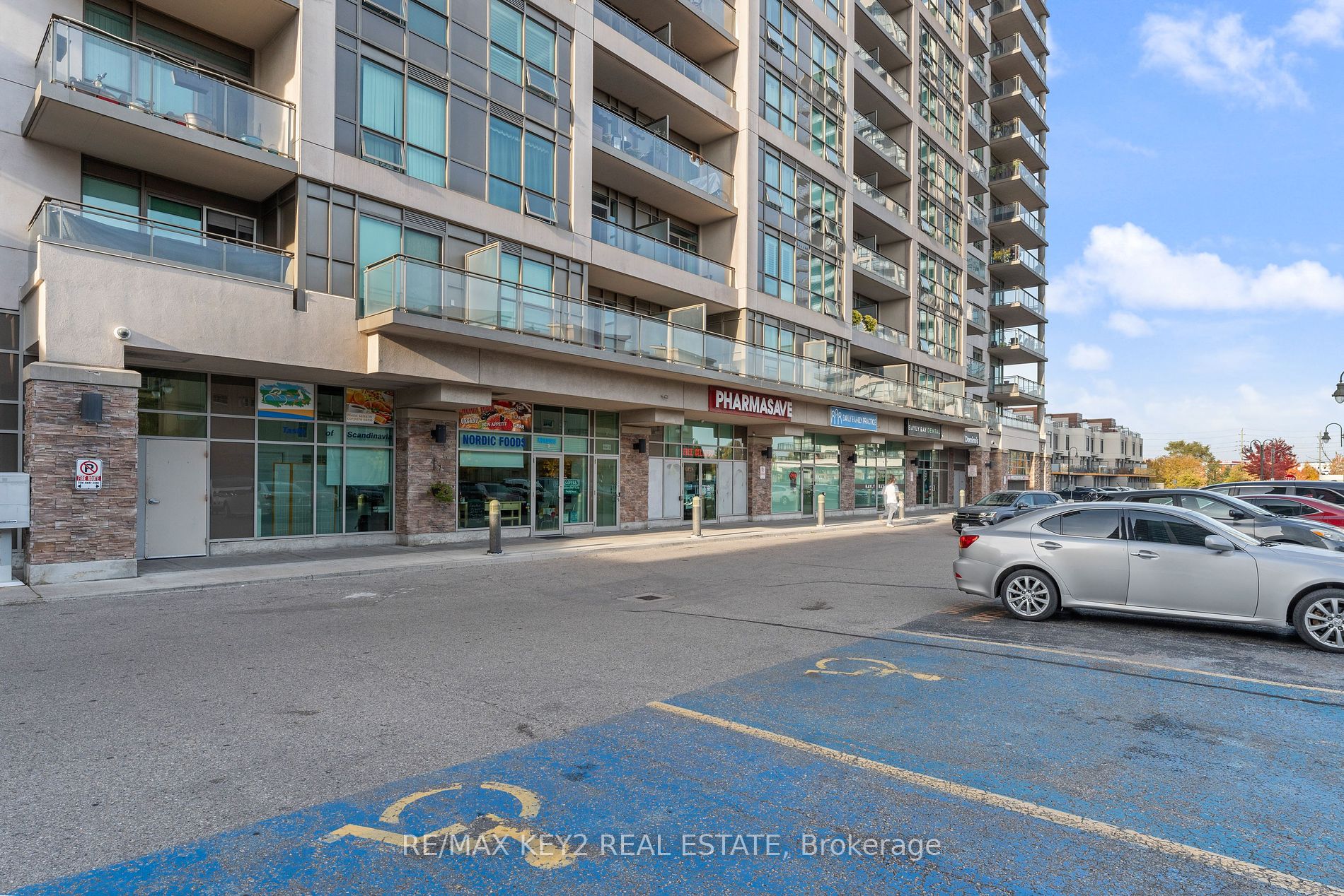 1215 Bayly St, #205