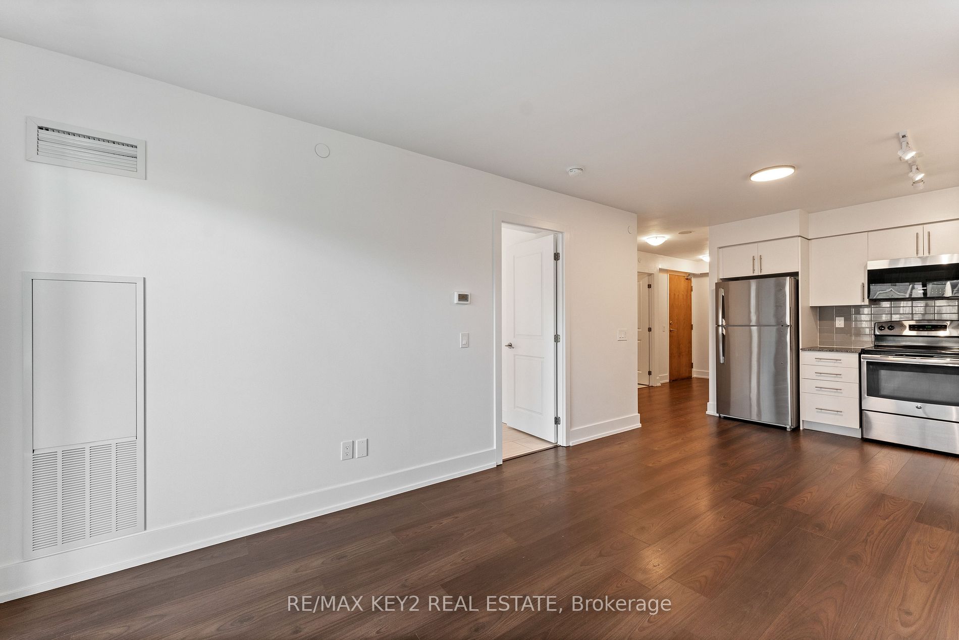 1215 Bayly St, #205