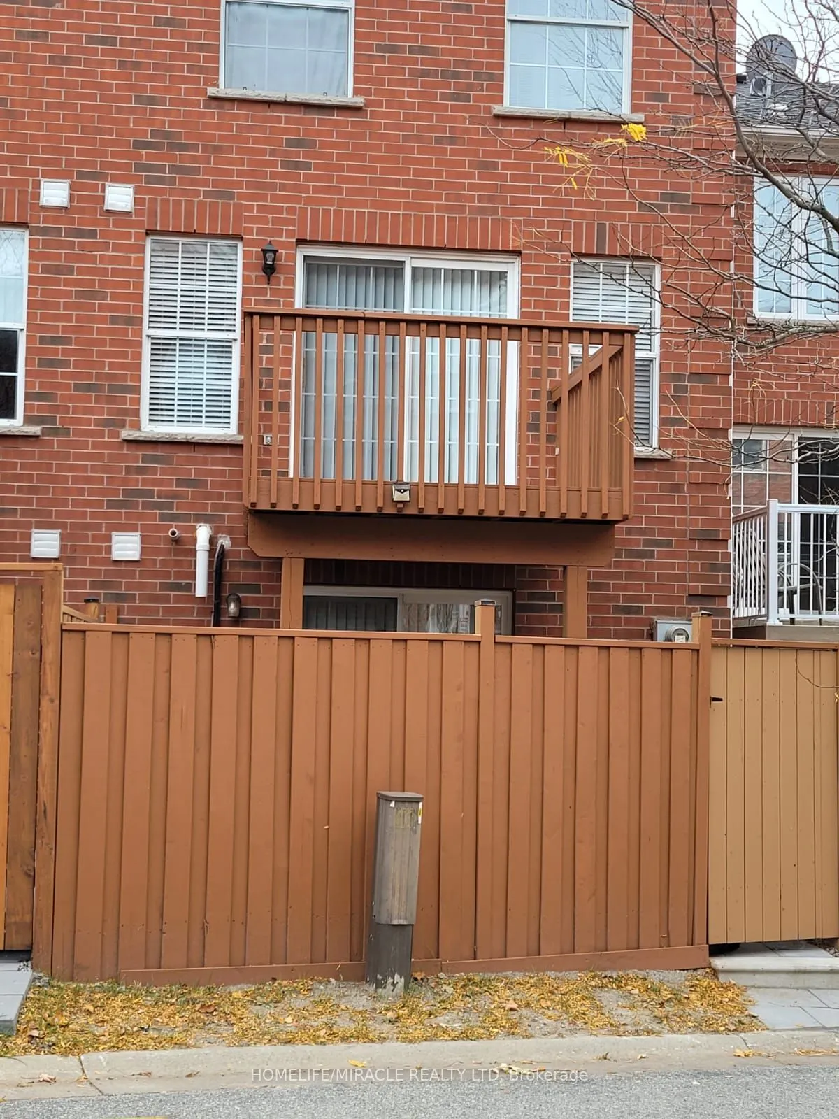 22 Exchequer Pl, #25