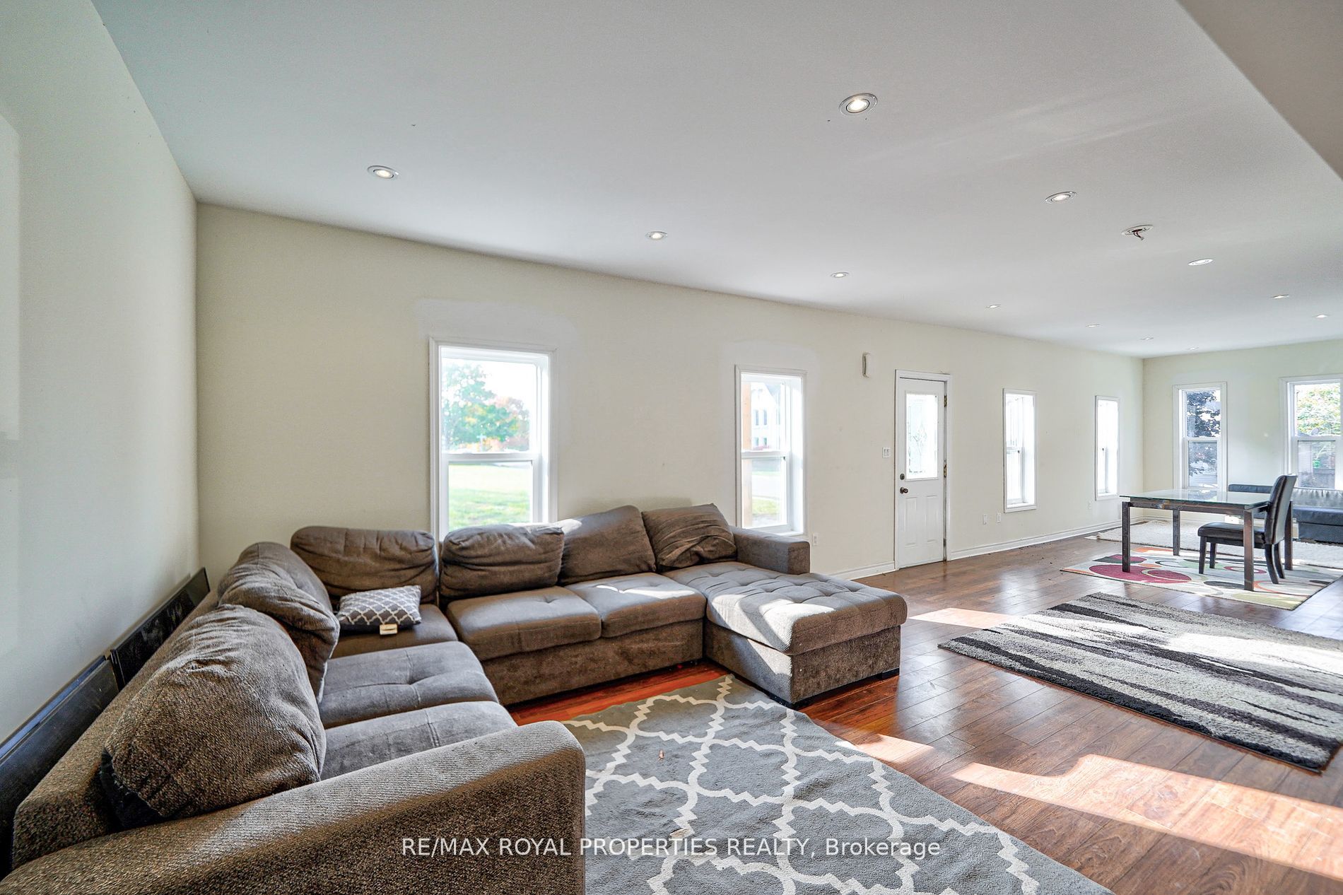 4973 Old Brock Rd