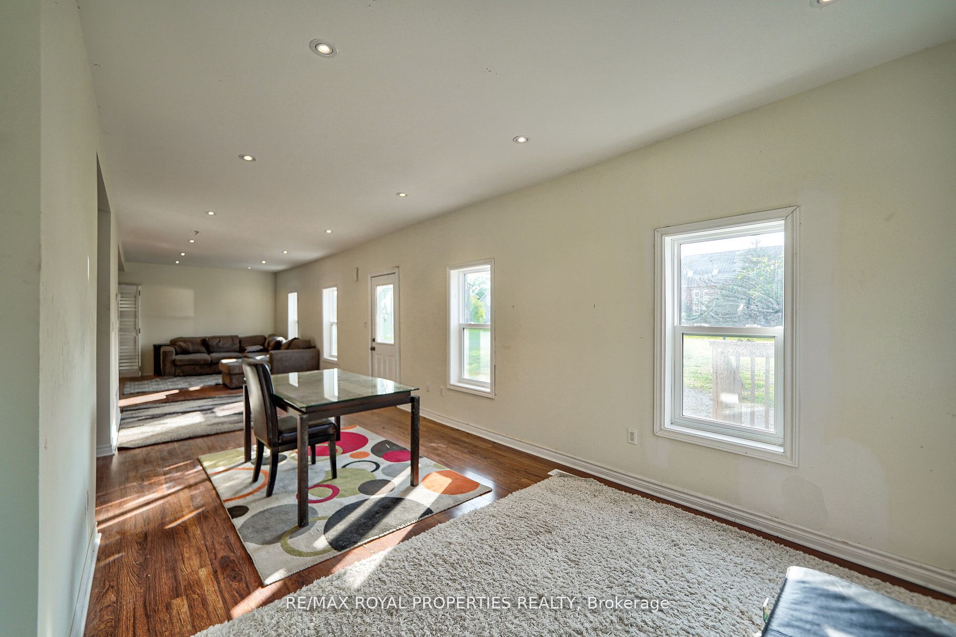 4973 Old Brock Rd