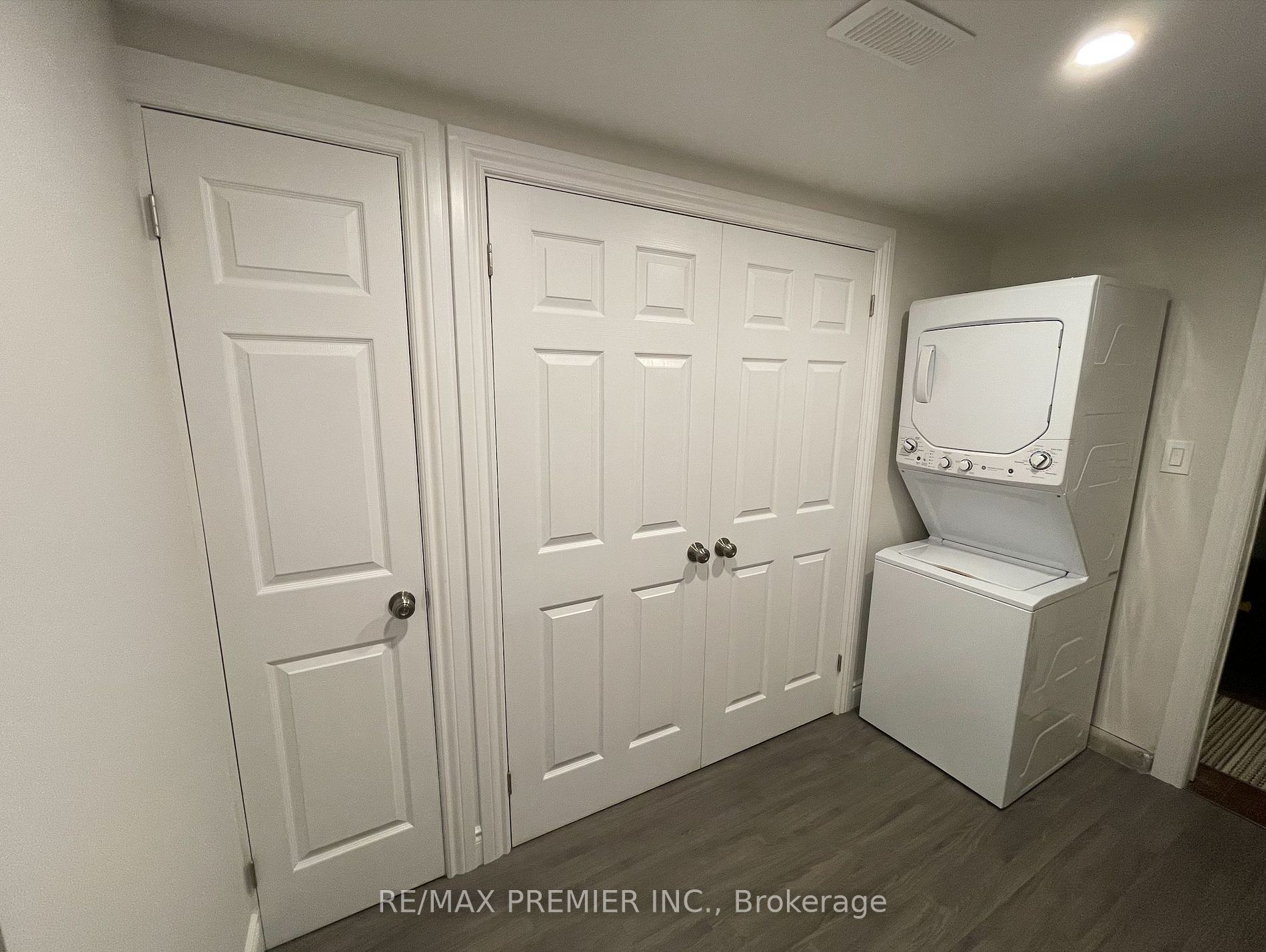 36 A.V. Nolan Dr, #Lower