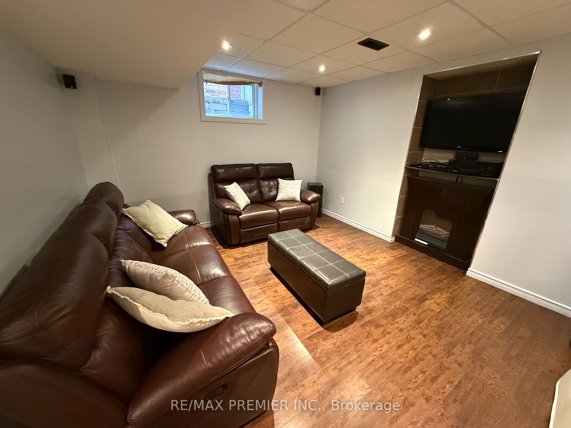 36 A.V. Nolan Dr, #Lower