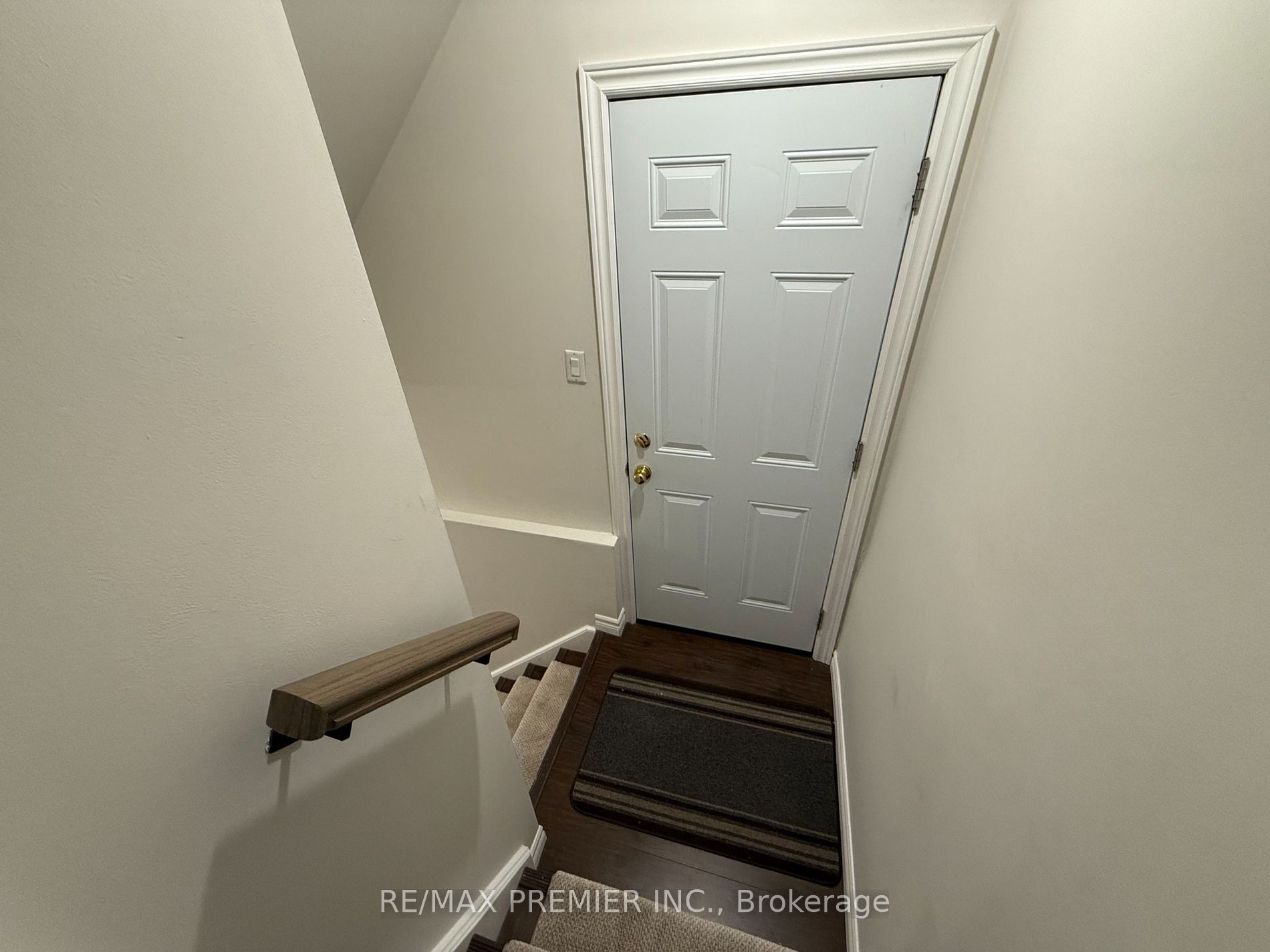36 A.V. Nolan Dr, #Lower