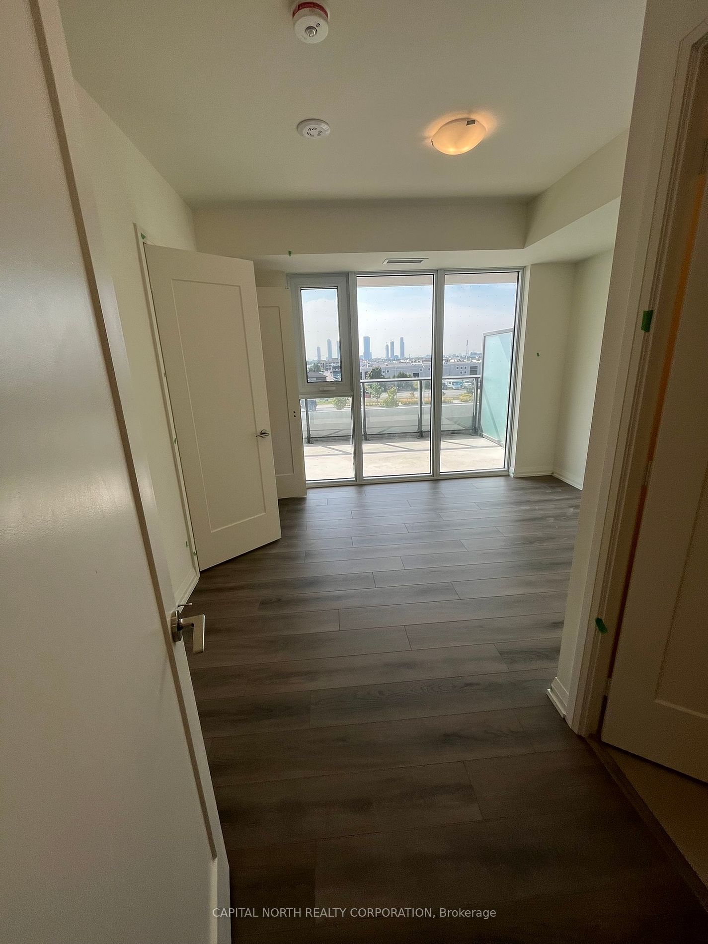 8960 Jane St, #324