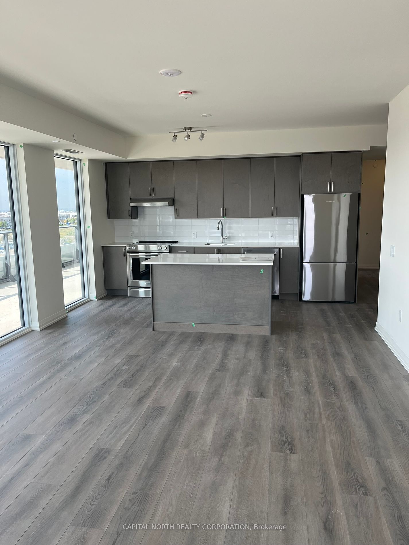 8960 Jane St, #324