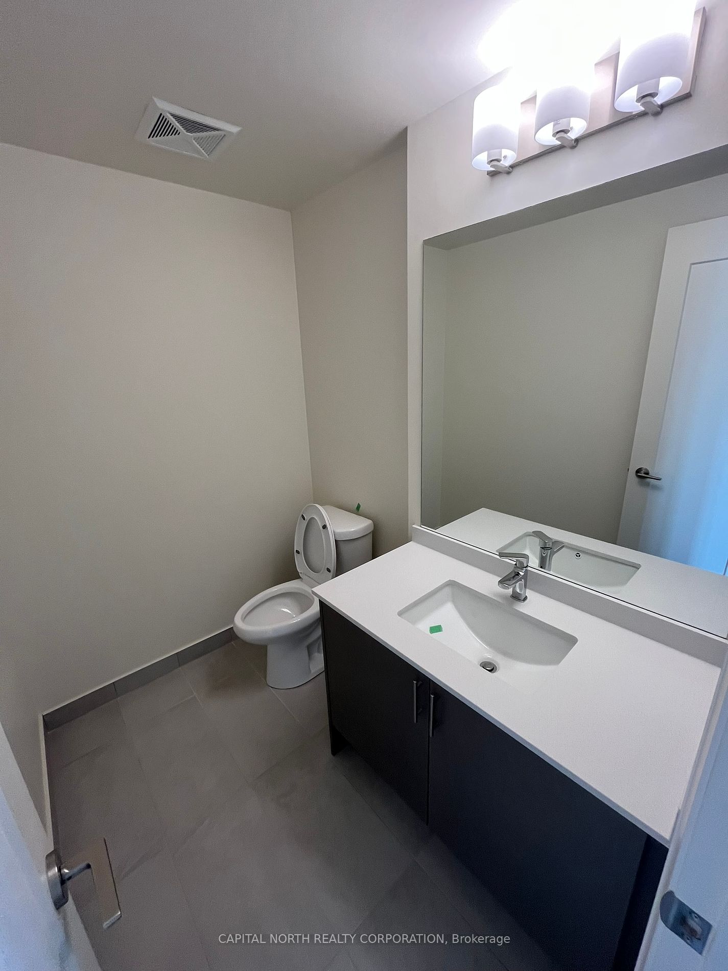 8960 Jane St, #324