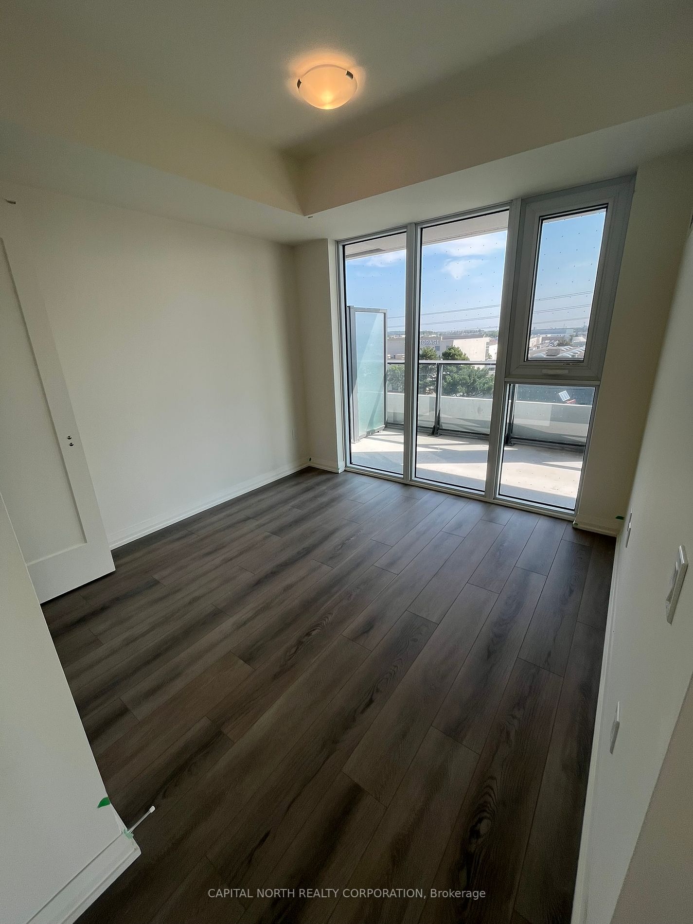 8960 Jane St, #324