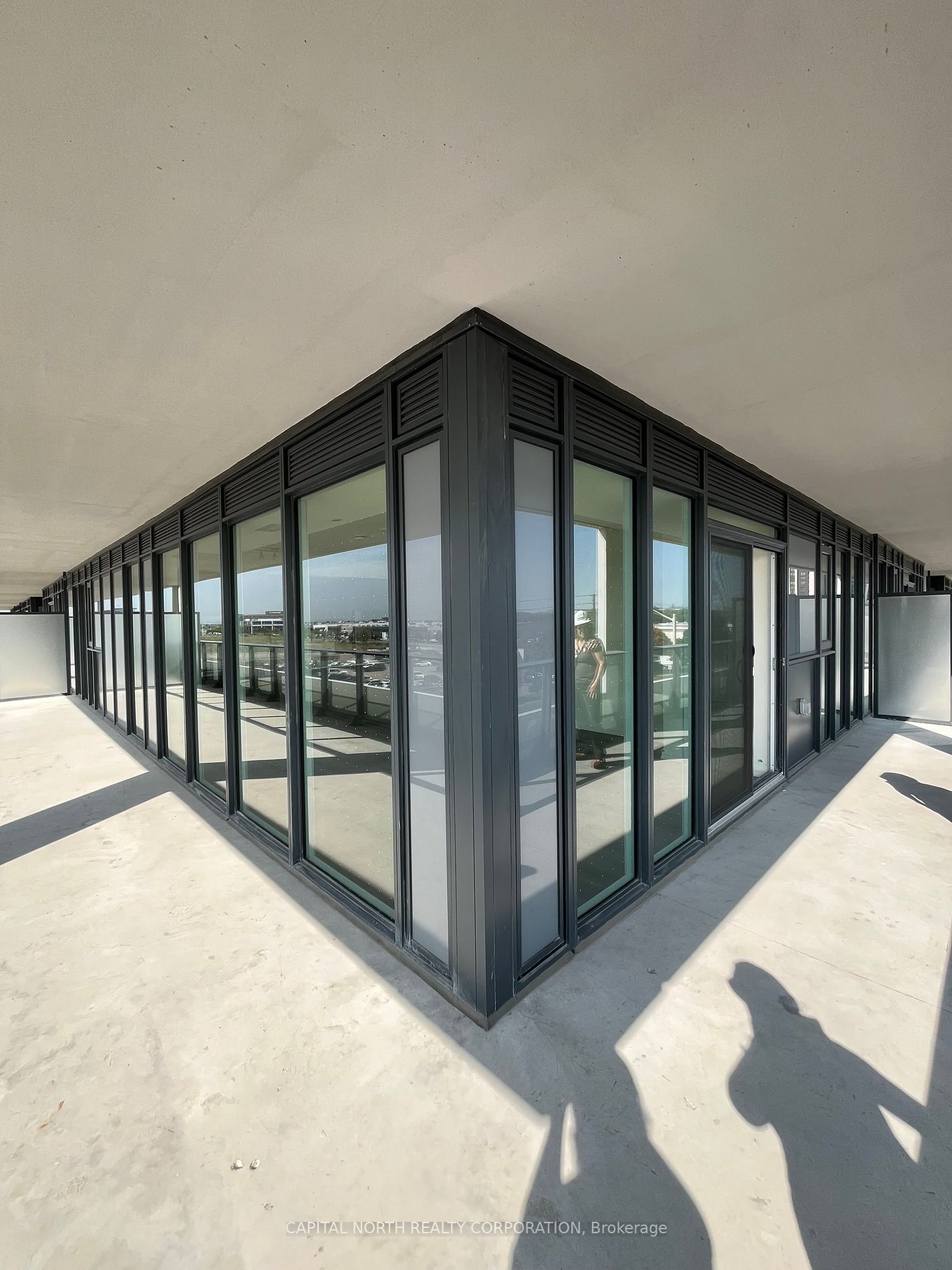 8960 Jane St, #324