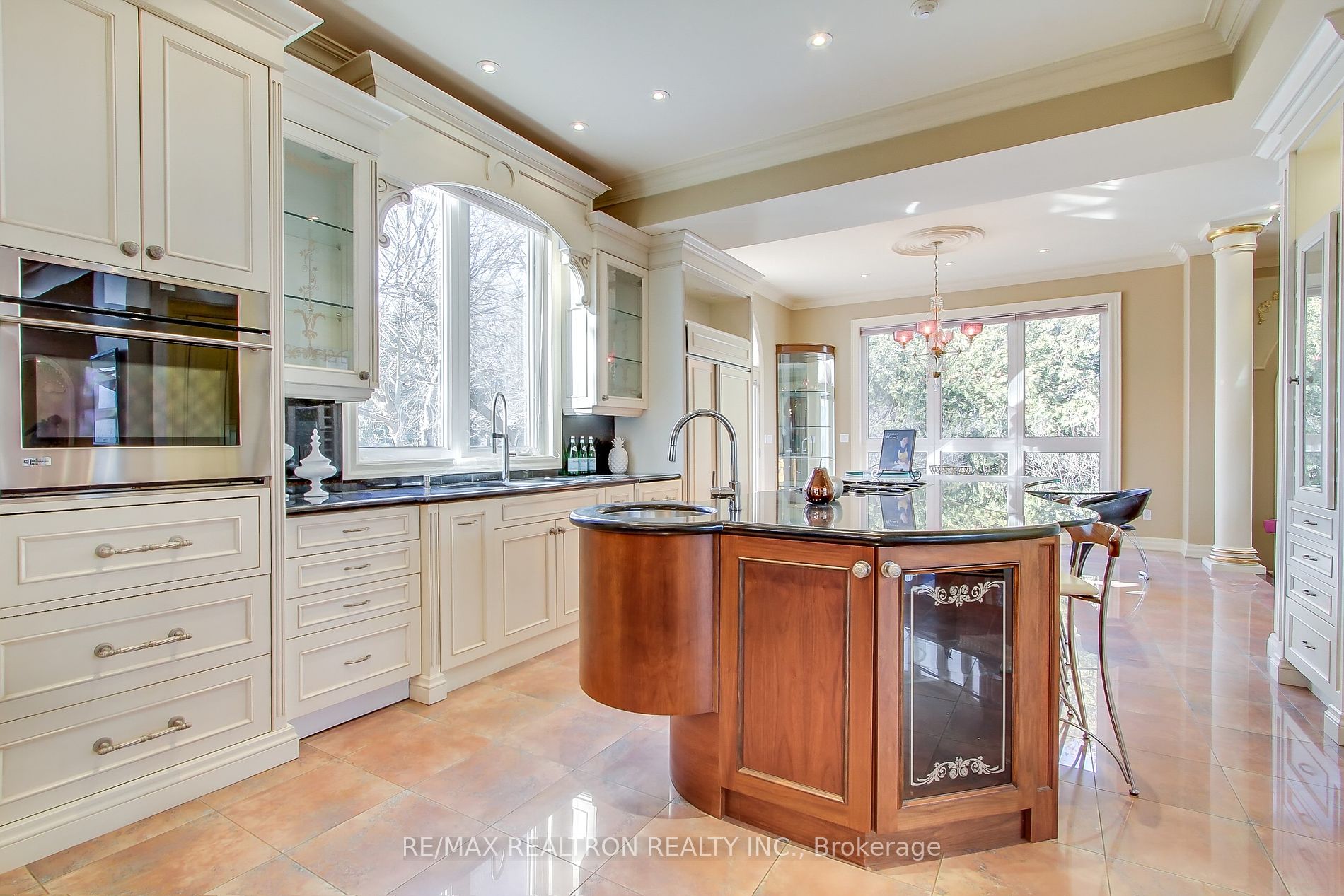 38 Thornridge Dr