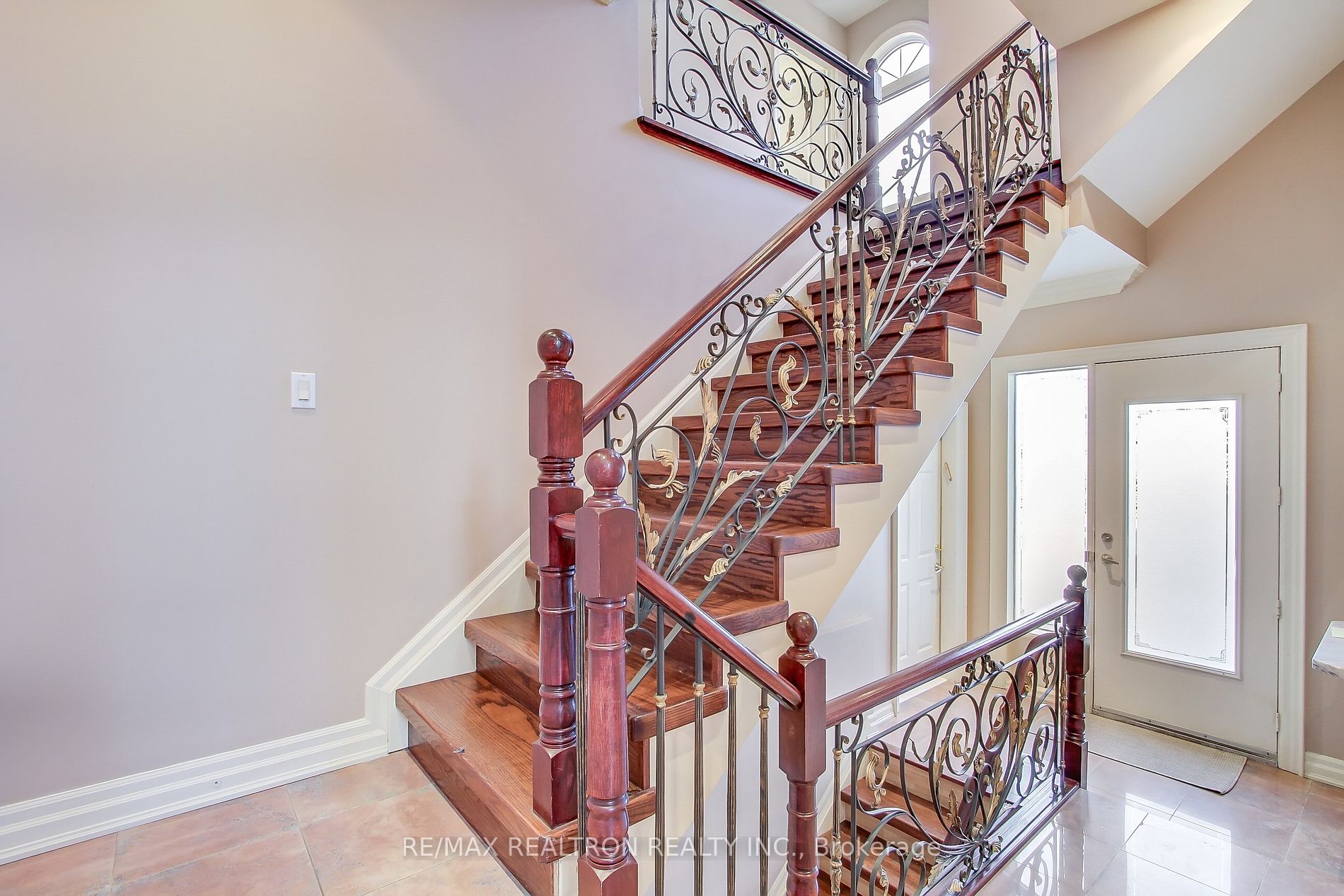 38 Thornridge Dr