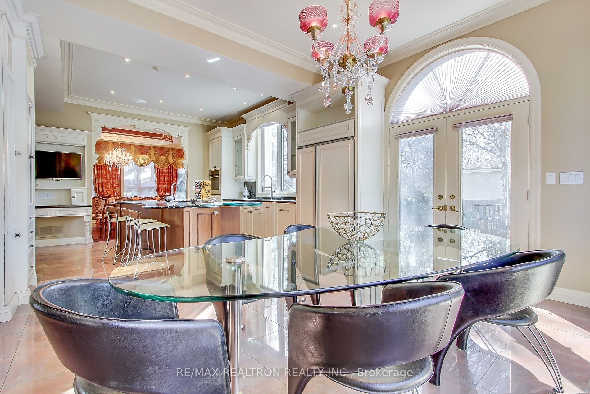 38 Thornridge Dr