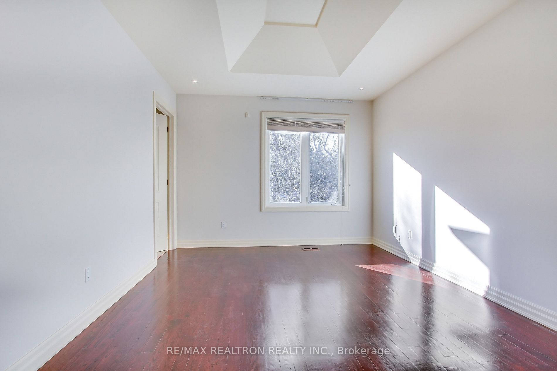 38 Thornridge Dr