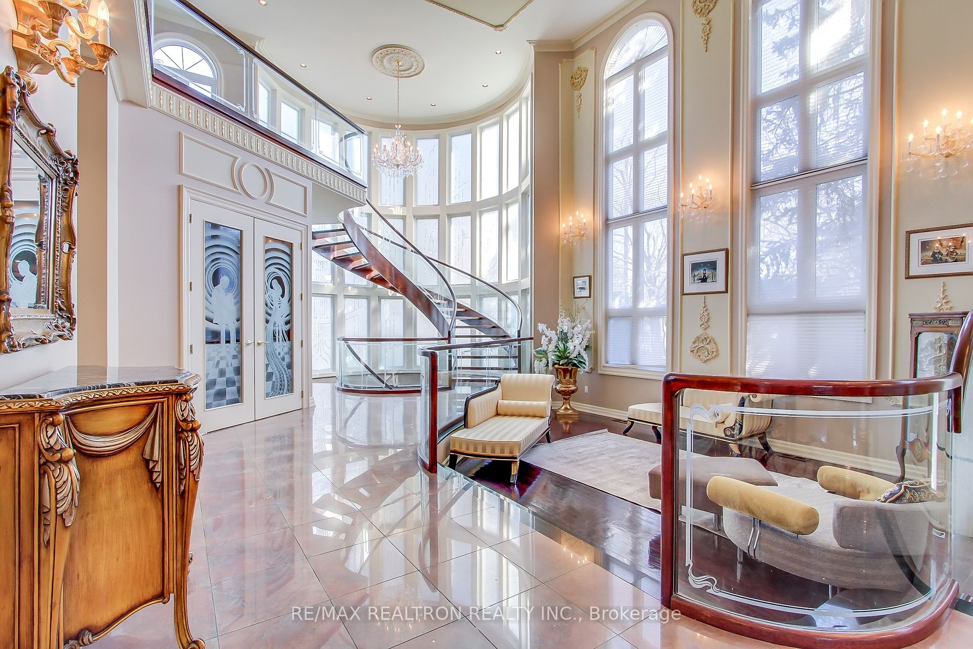 38 Thornridge Dr
