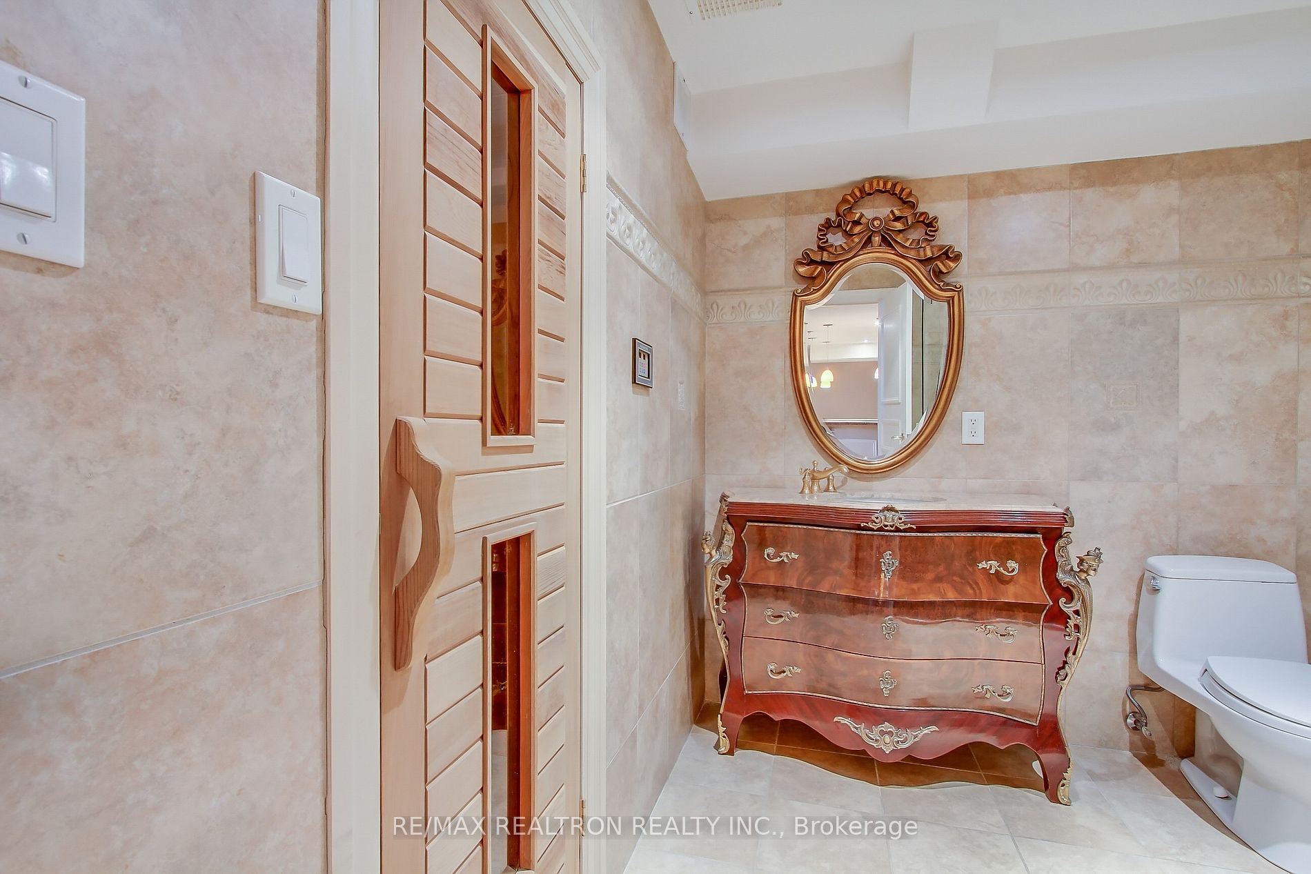 38 Thornridge Dr