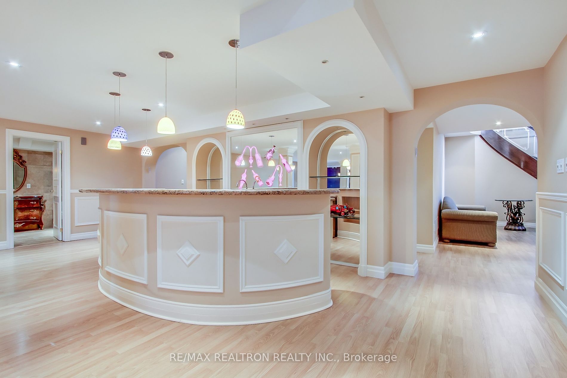 38 Thornridge Dr
