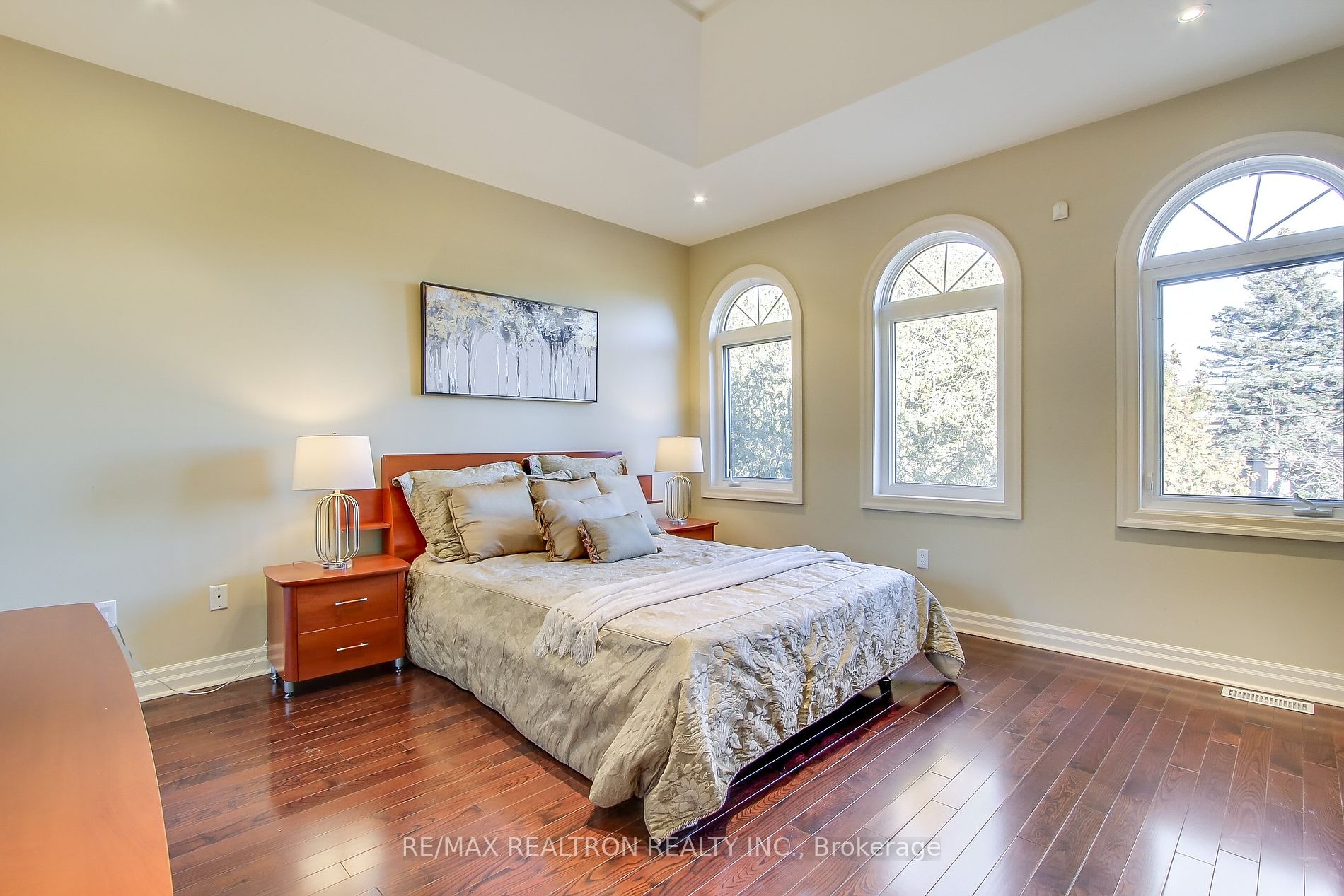 38 Thornridge Dr